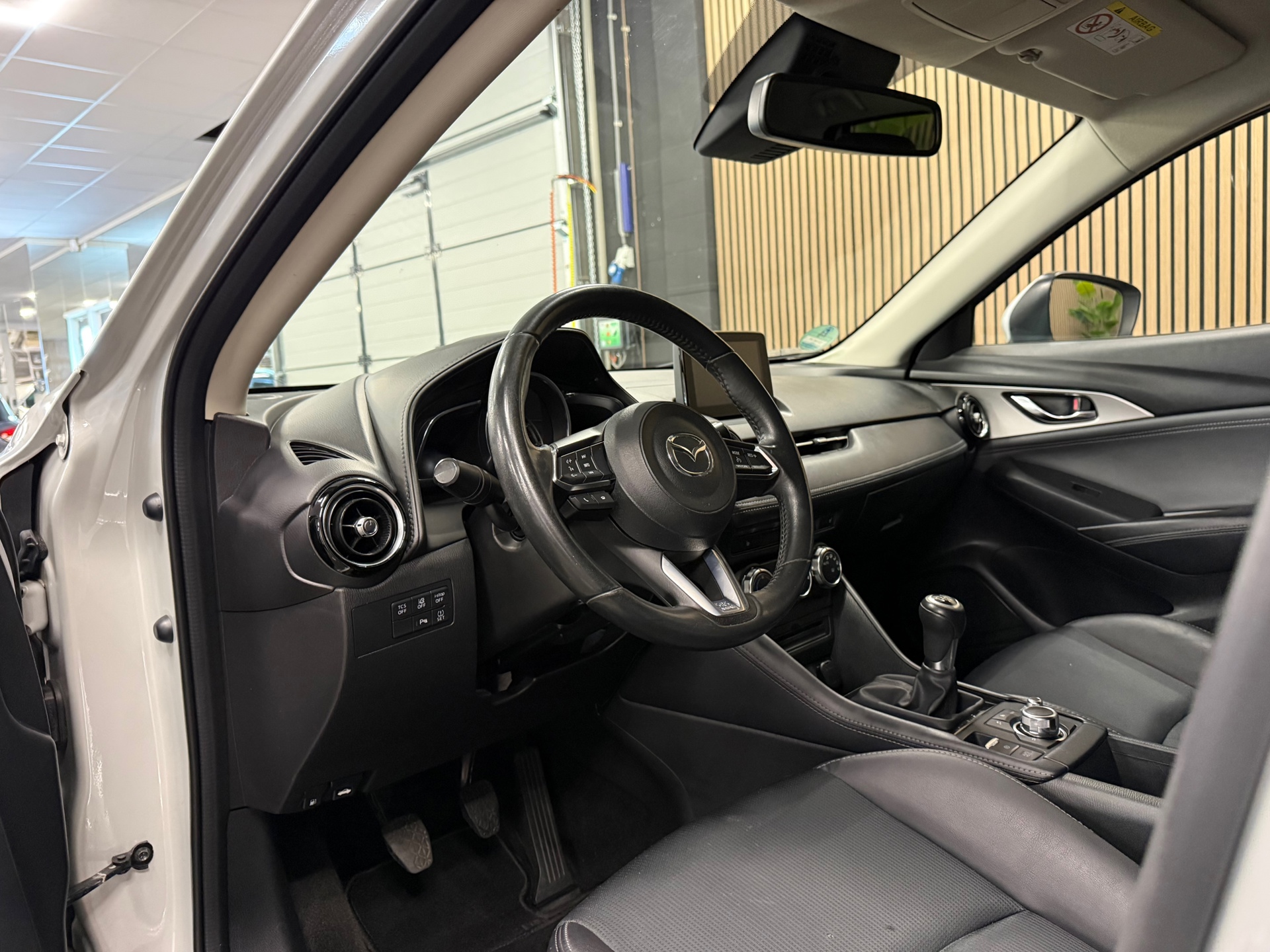 https://www.autokooy.nl//xml/images/56206185-13.JPG