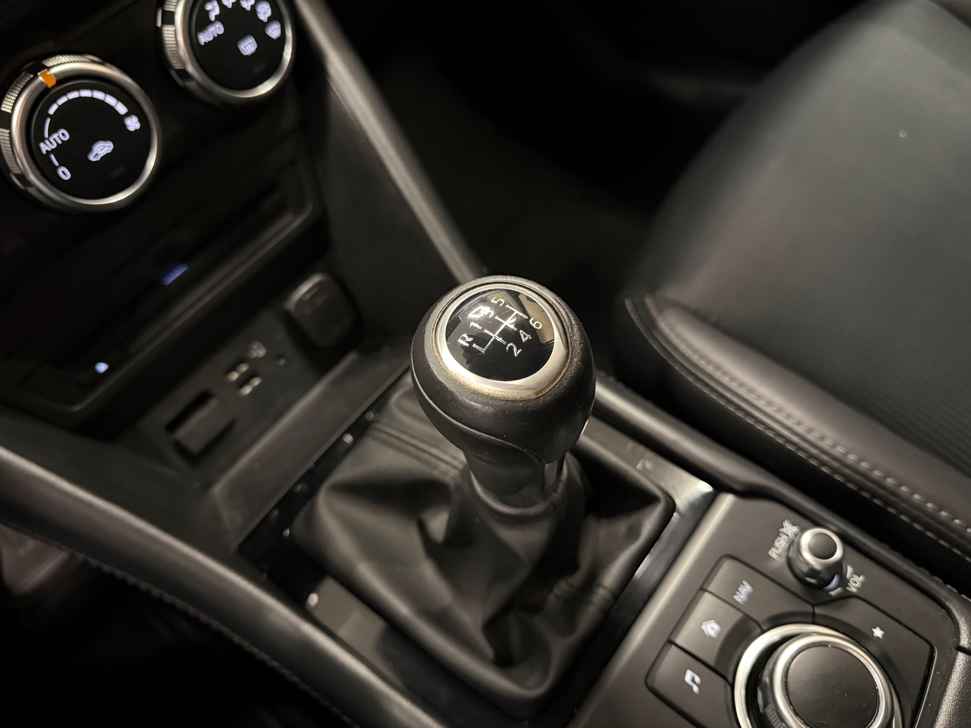 https://www.autokooy.nl//xml/images/56206185-20.JPG