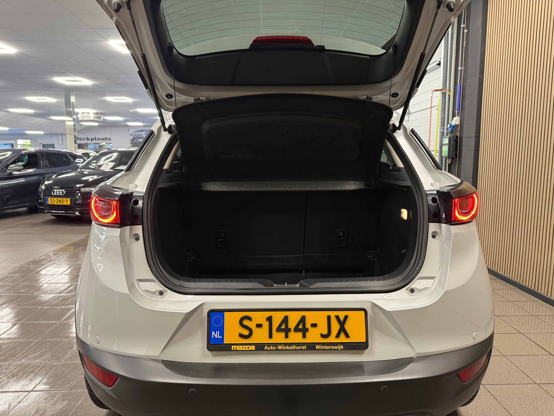 https://www.autokooy.nl//xml/images/56206185-5.JPG