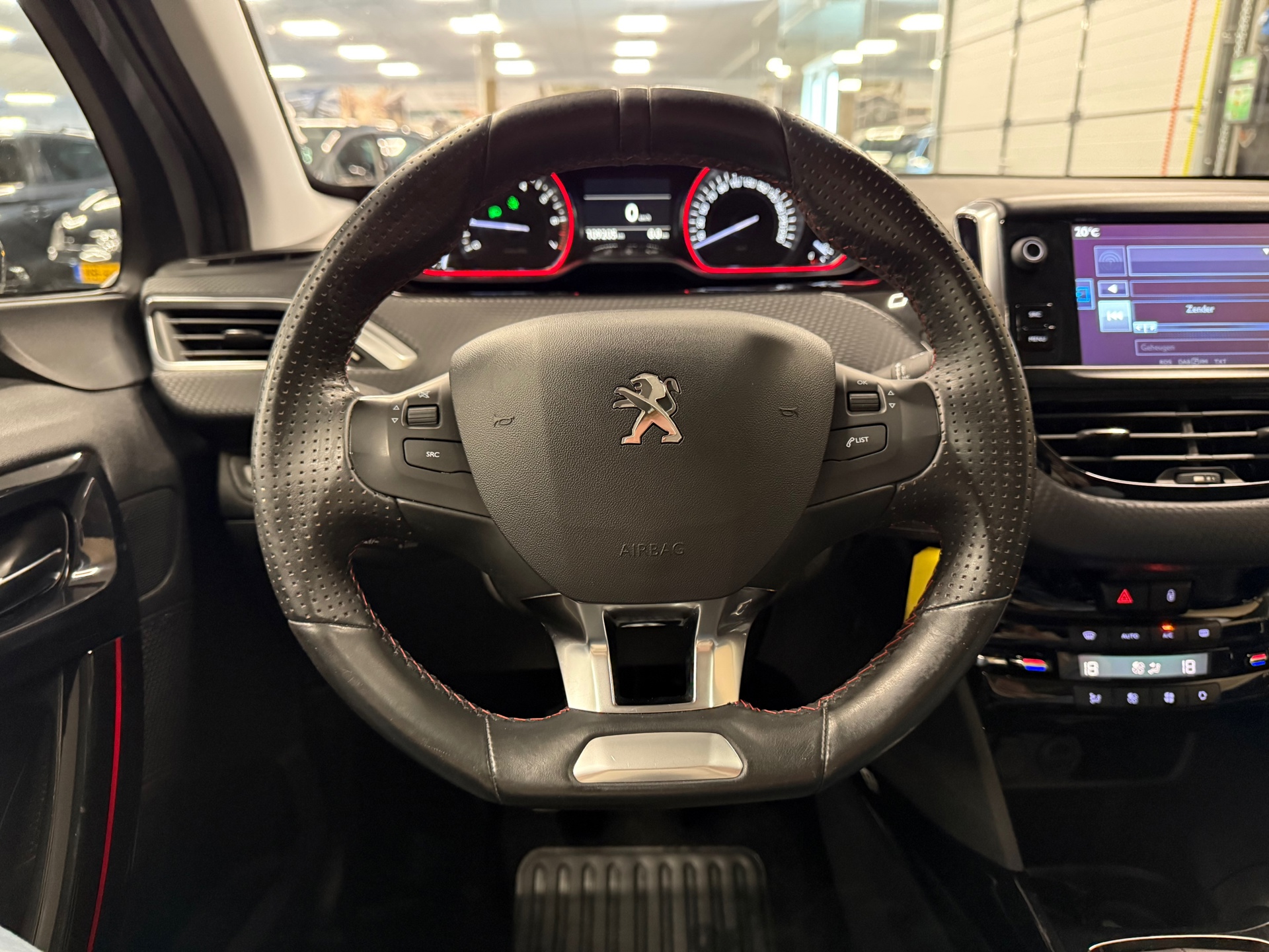 https://www.autokooy.nl//xml/images/56231089-13.JPG