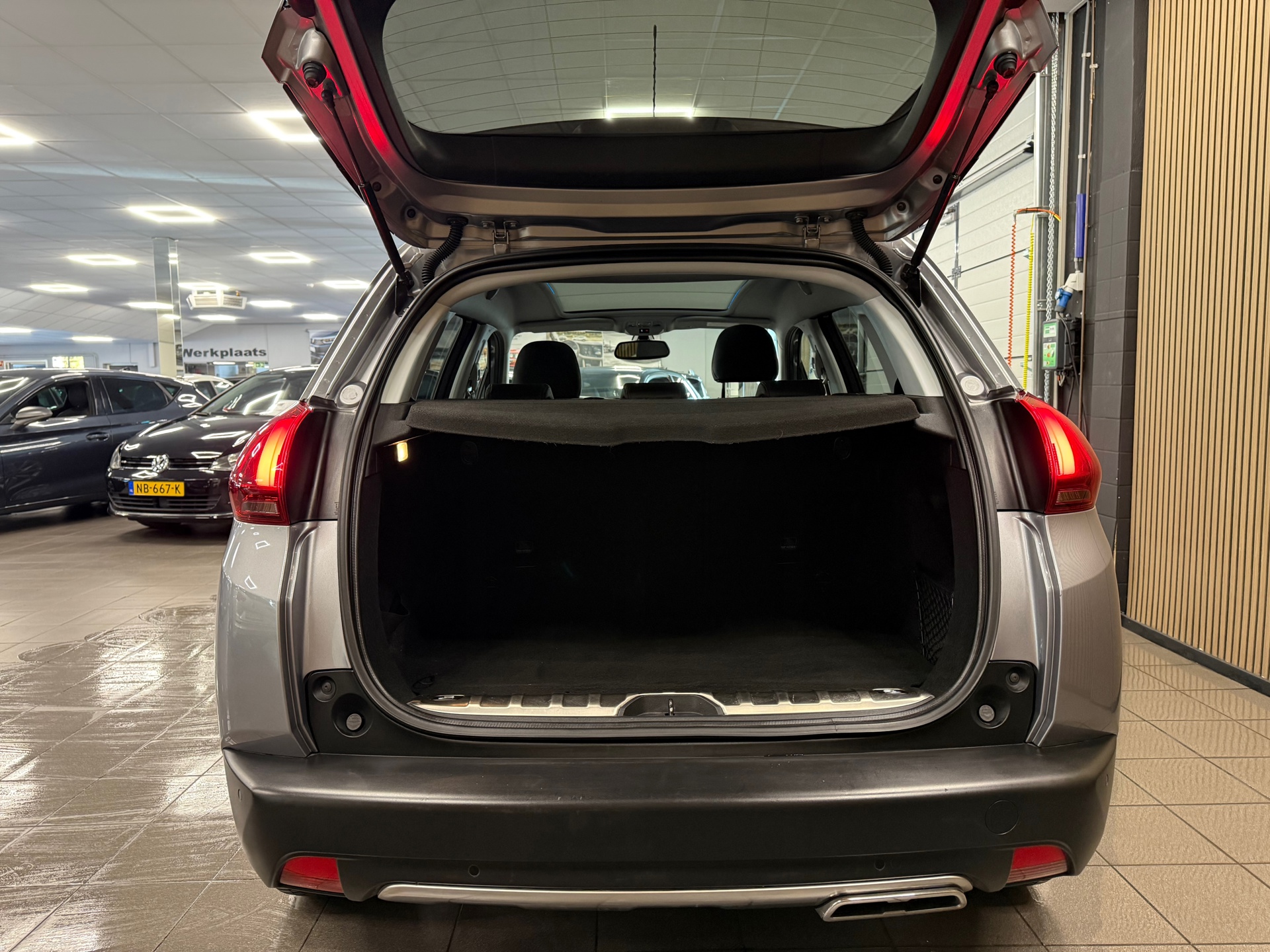 https://www.autokooy.nl//xml/images/56231089-5.JPG
