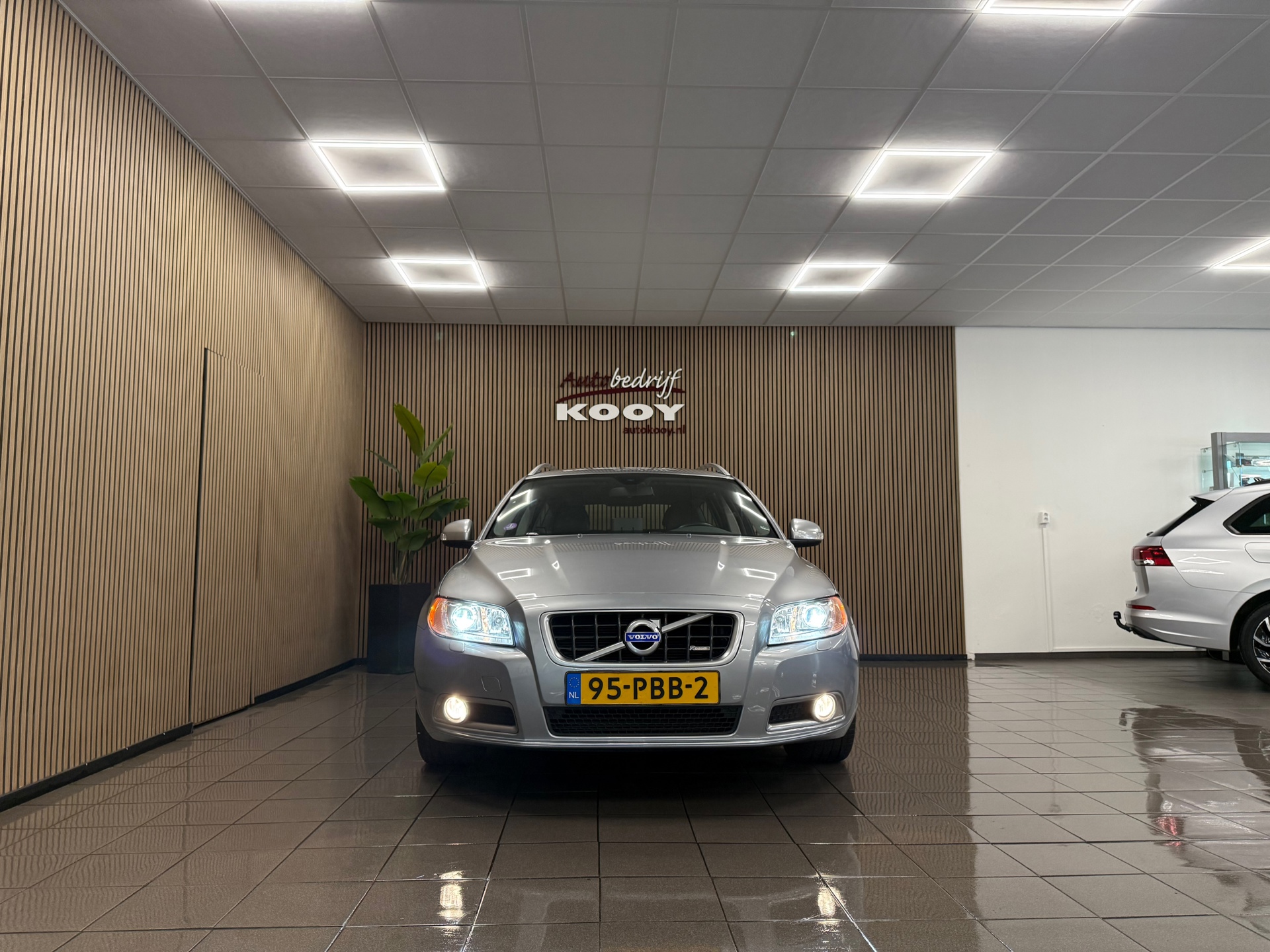 https://www.autokooy.nl//xml/images/56257793-8.JPG