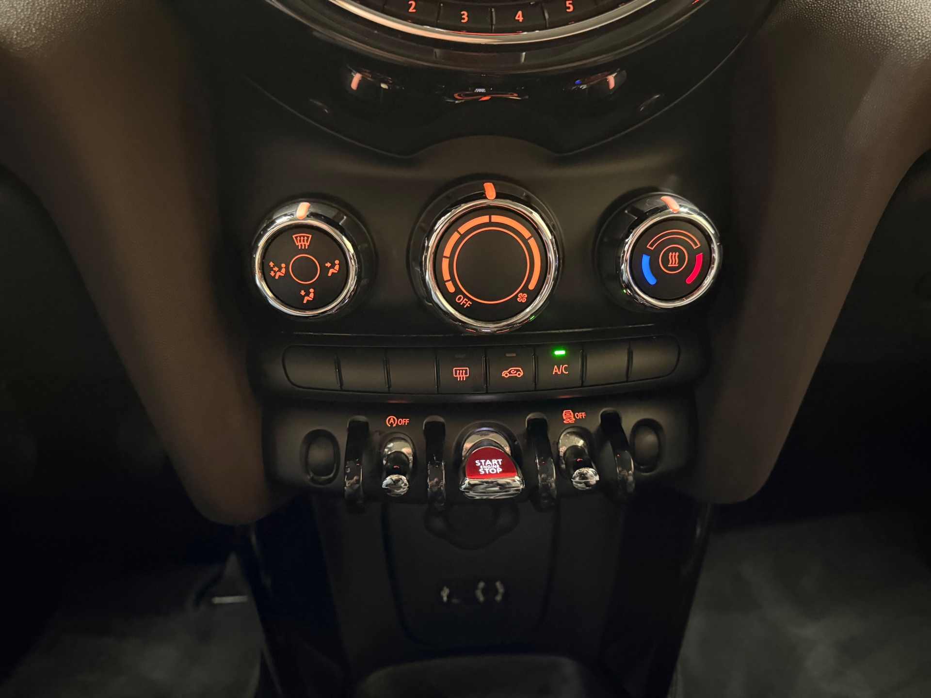 https://www.autokooy.nl//xml/images/56258090-18.JPG