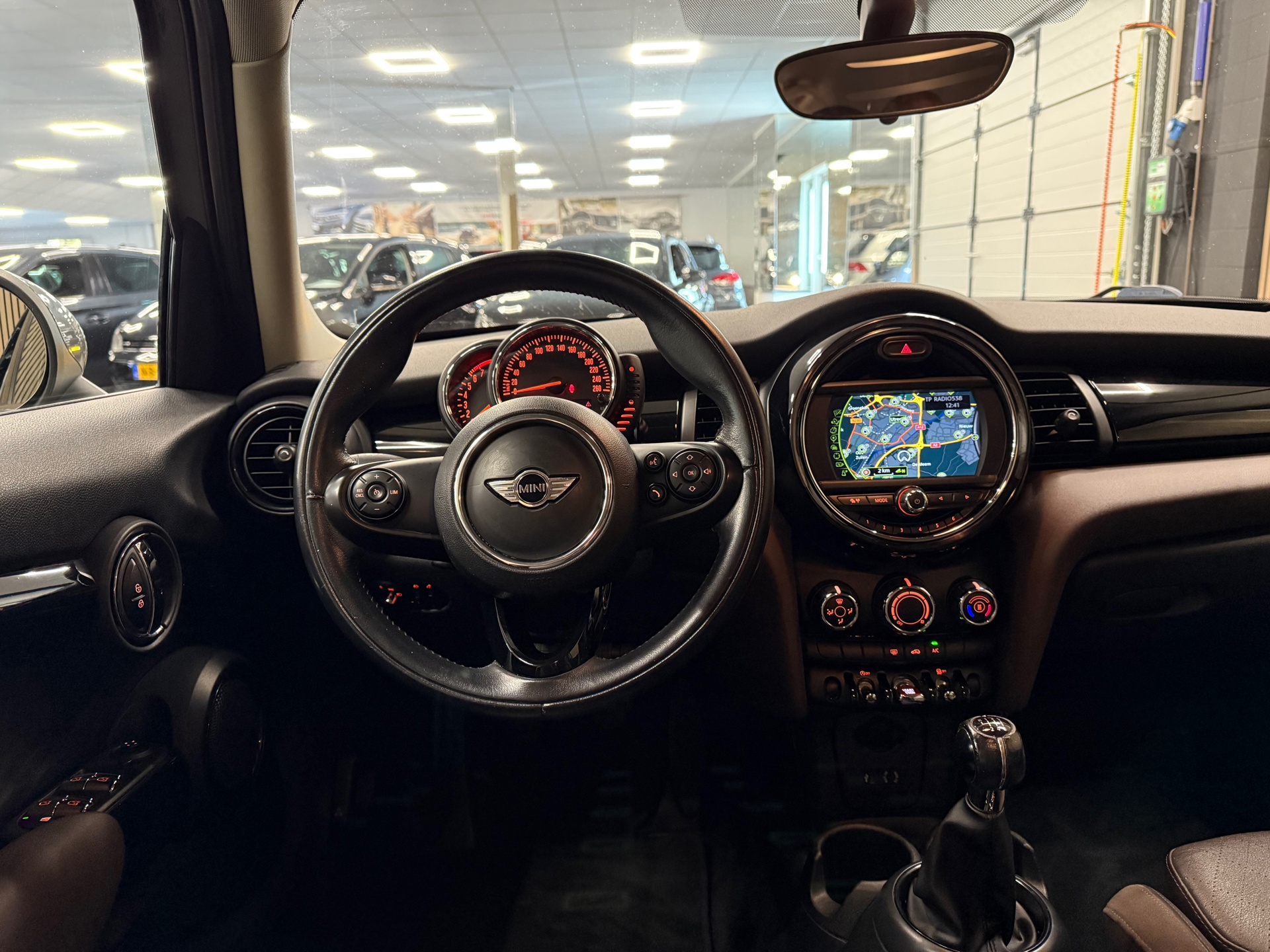 https://www.autokooy.nl//xml/images/56258090-21.JPG