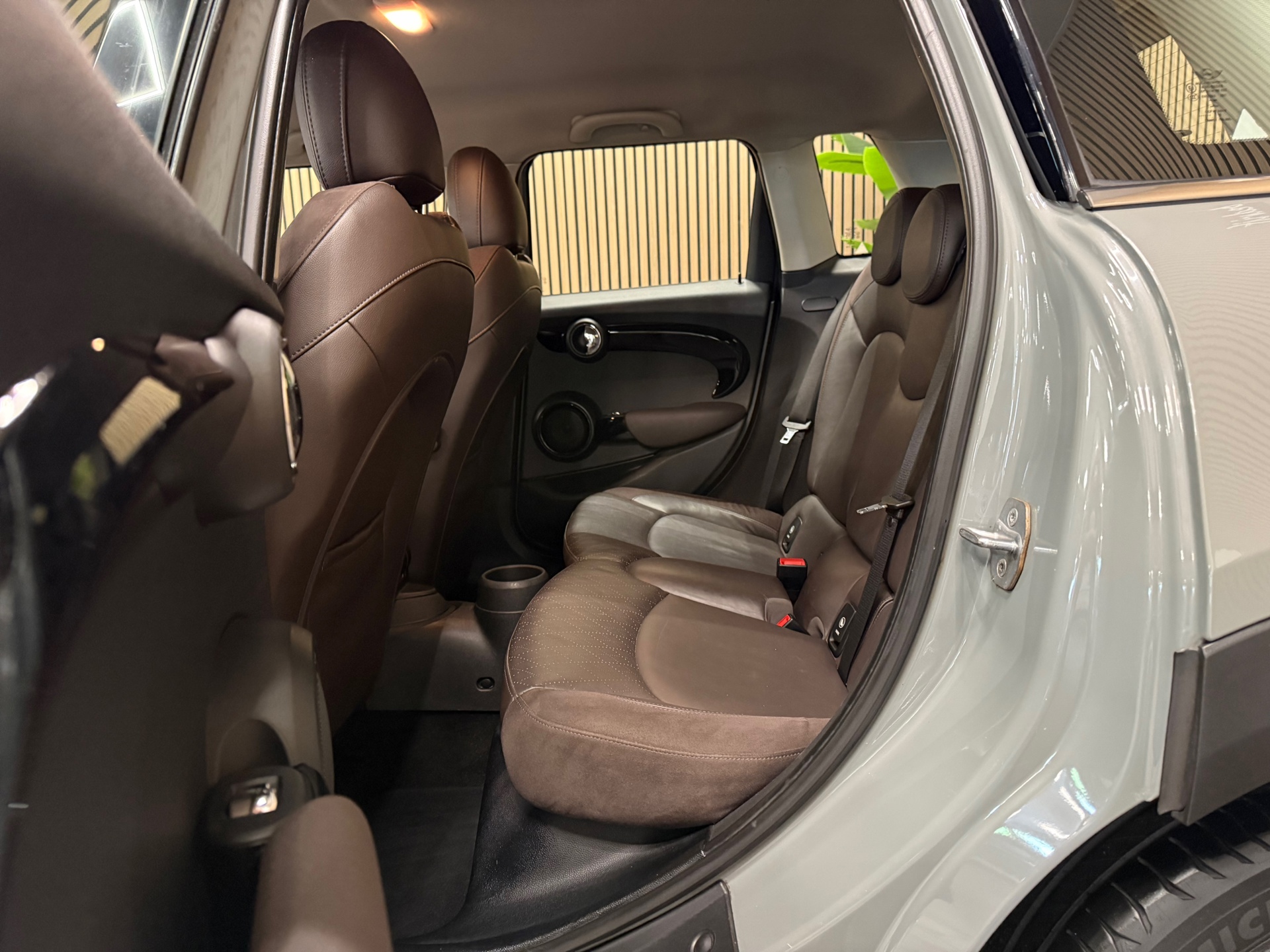https://www.autokooy.nl//xml/images/56258090-22.JPG