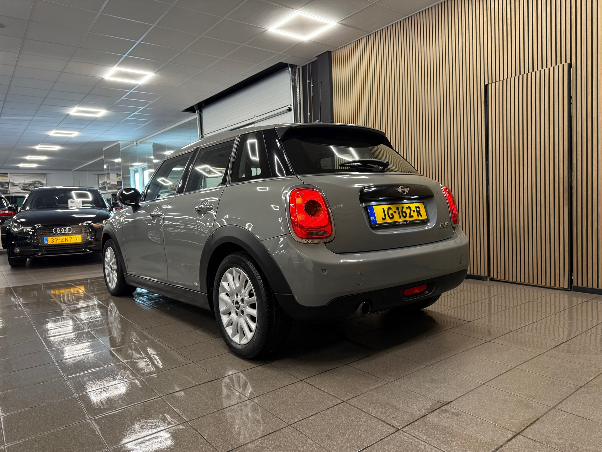 https://www.autokooy.nl//xml/images/56258090-3.JPG