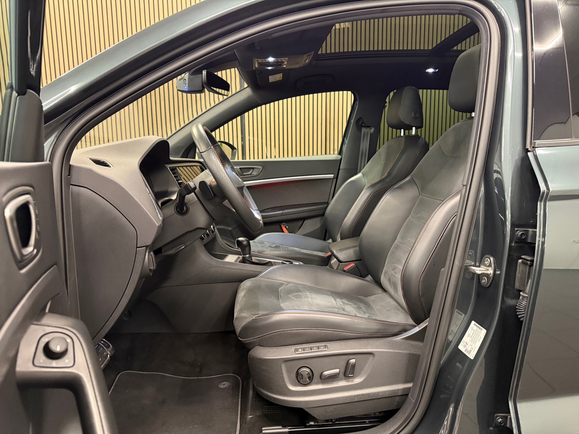 https://www.autokooy.nl//xml/images/56258318-12.JPG