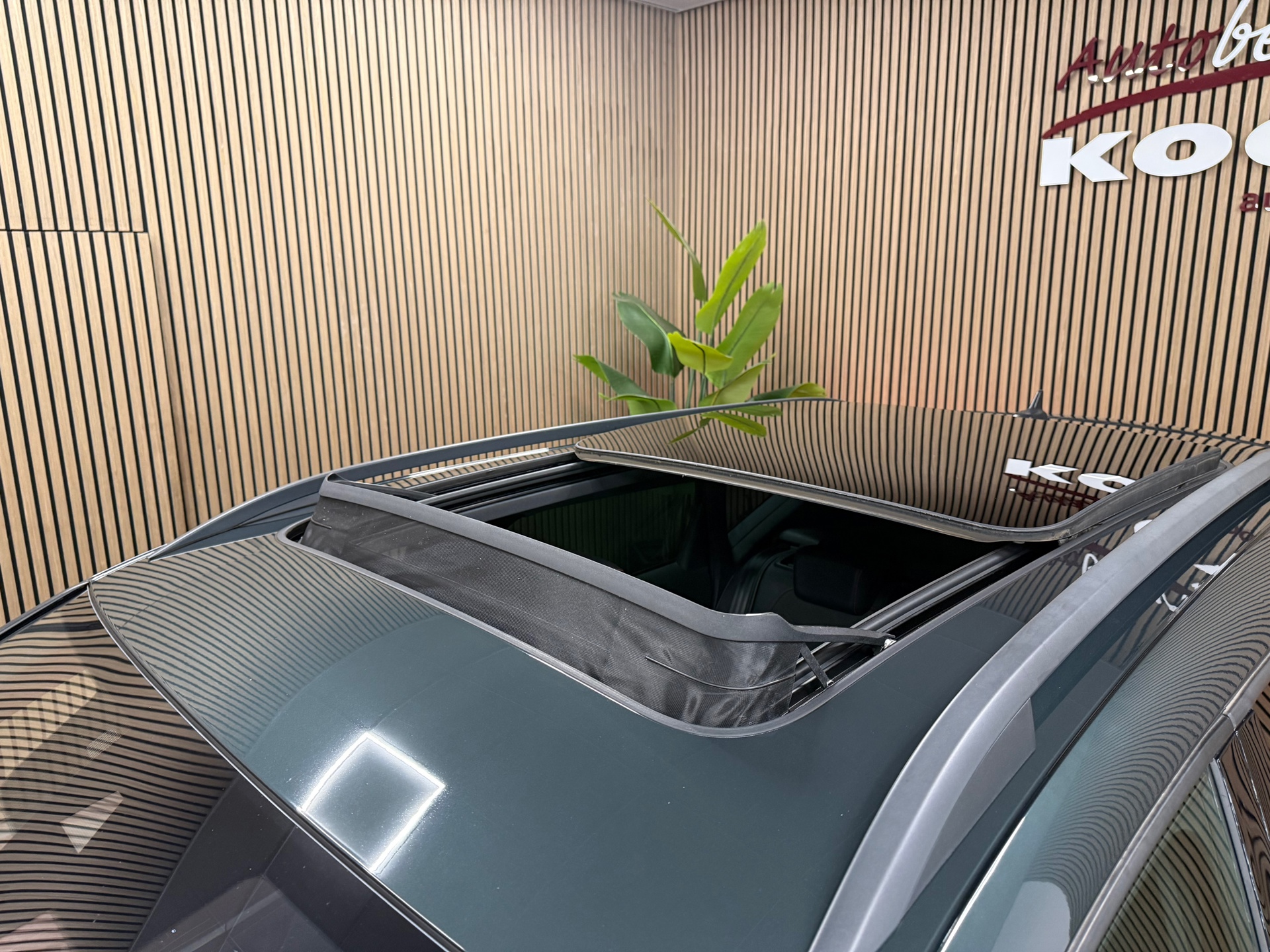 https://www.autokooy.nl//xml/images/56258318-23.JPG