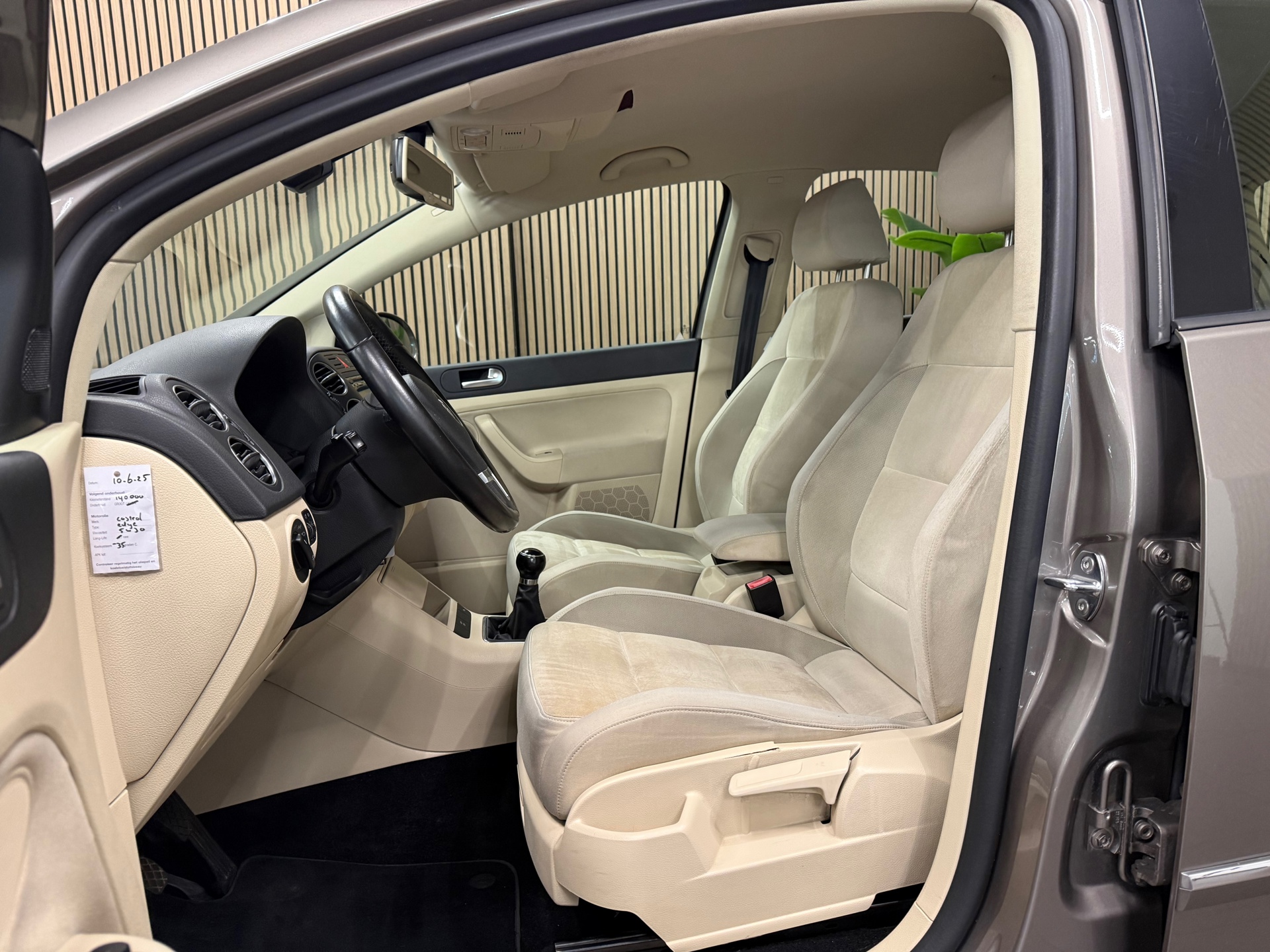 https://www.autokooy.nl//xml/images/56337812-11.JPG