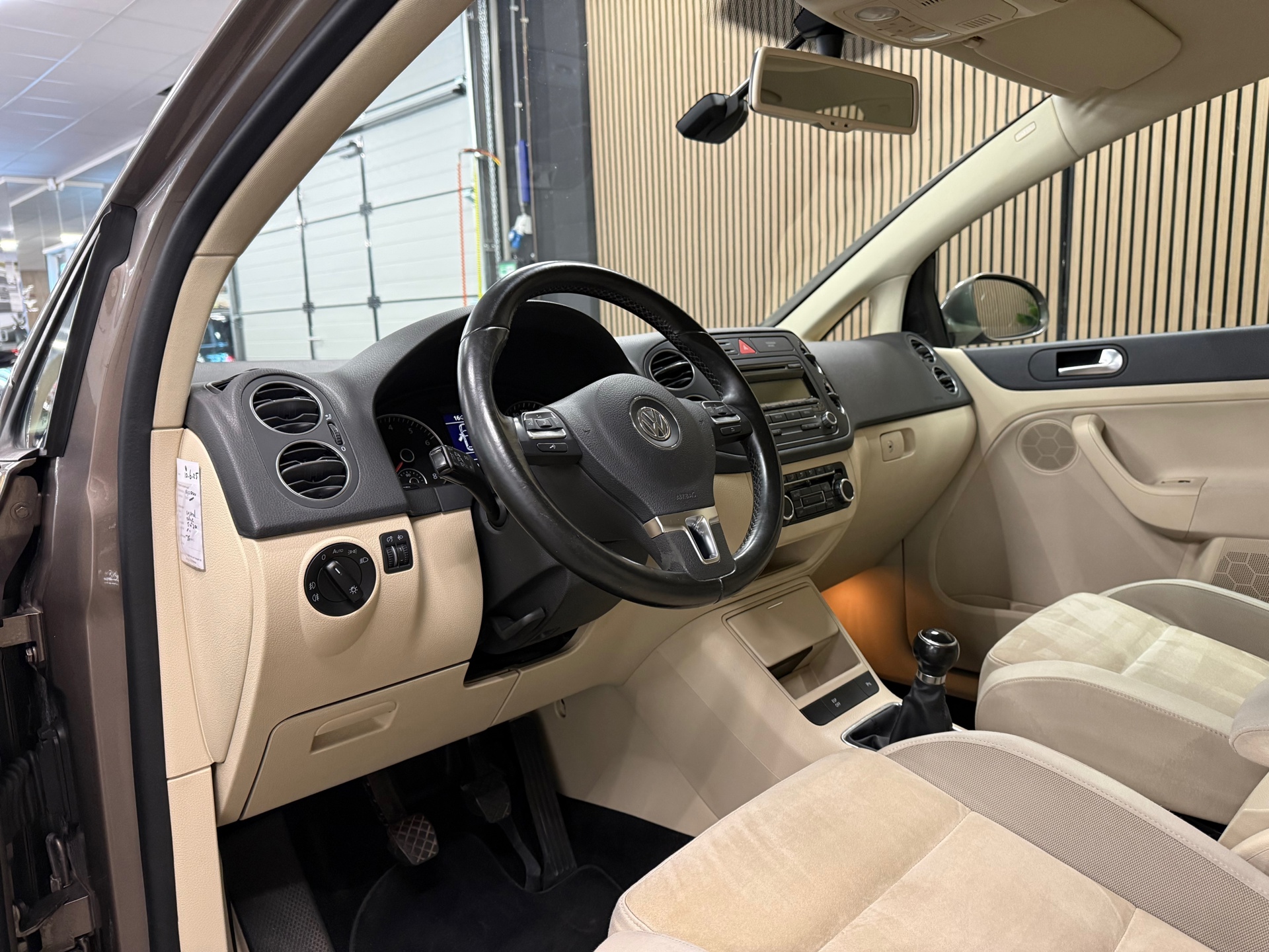 https://www.autokooy.nl//xml/images/56337812-12.JPG