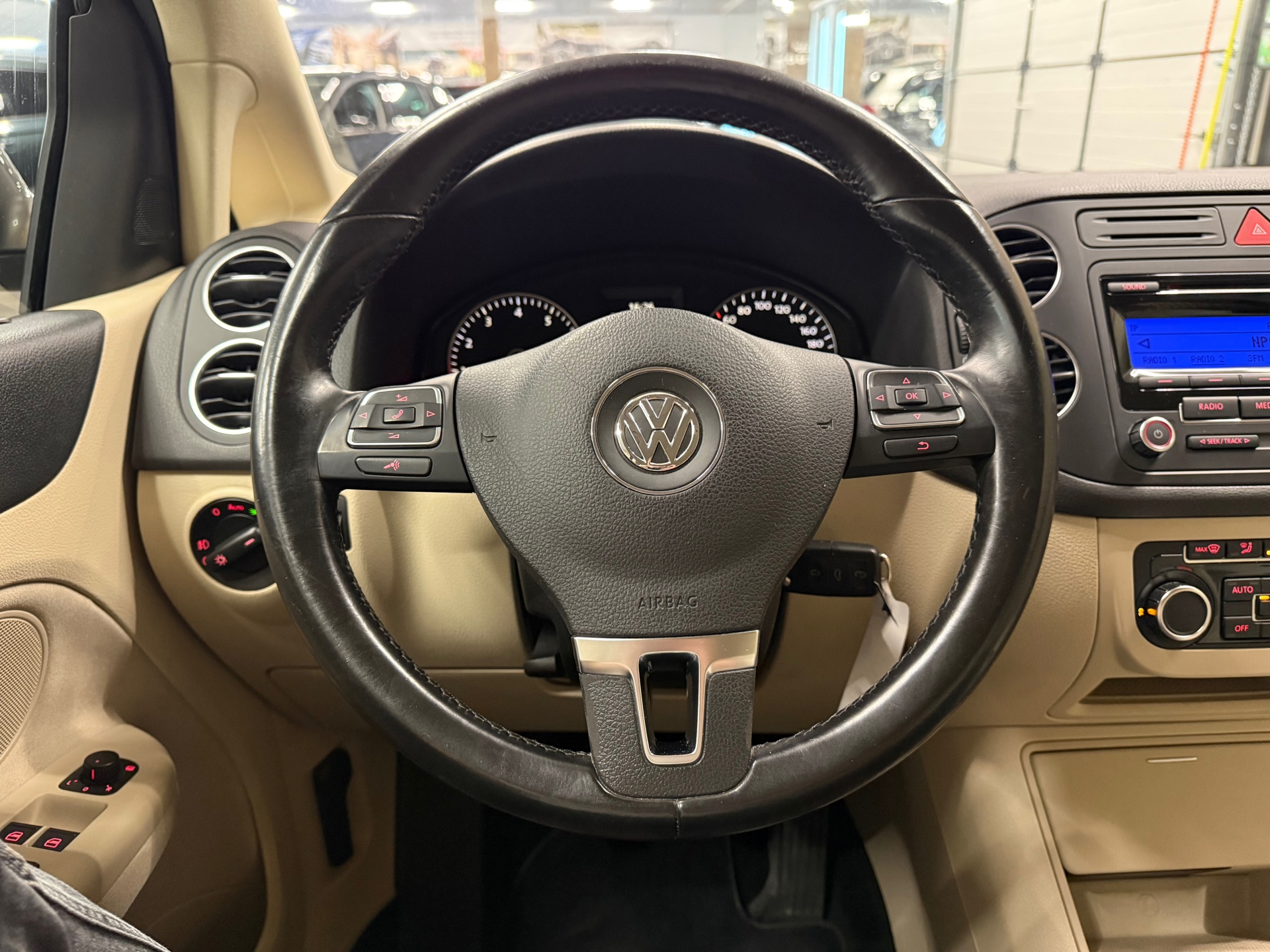https://www.autokooy.nl//xml/images/56337812-14.JPG