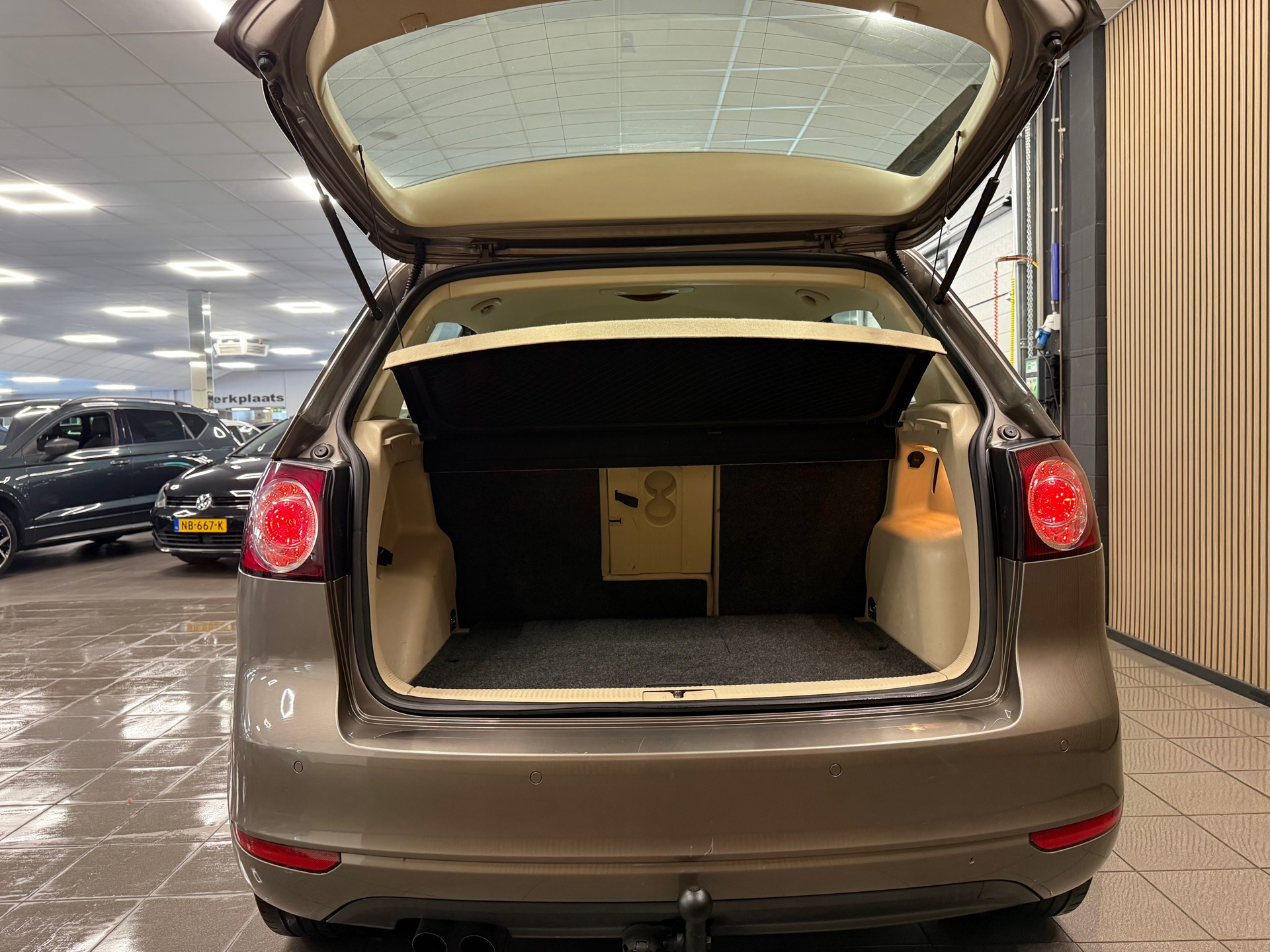 https://www.autokooy.nl//xml/images/56337812-5.JPG