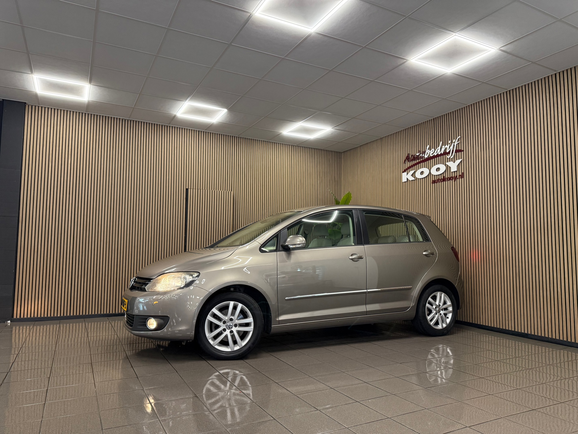 https://www.autokooy.nl//xml/images/56337812-9.JPG