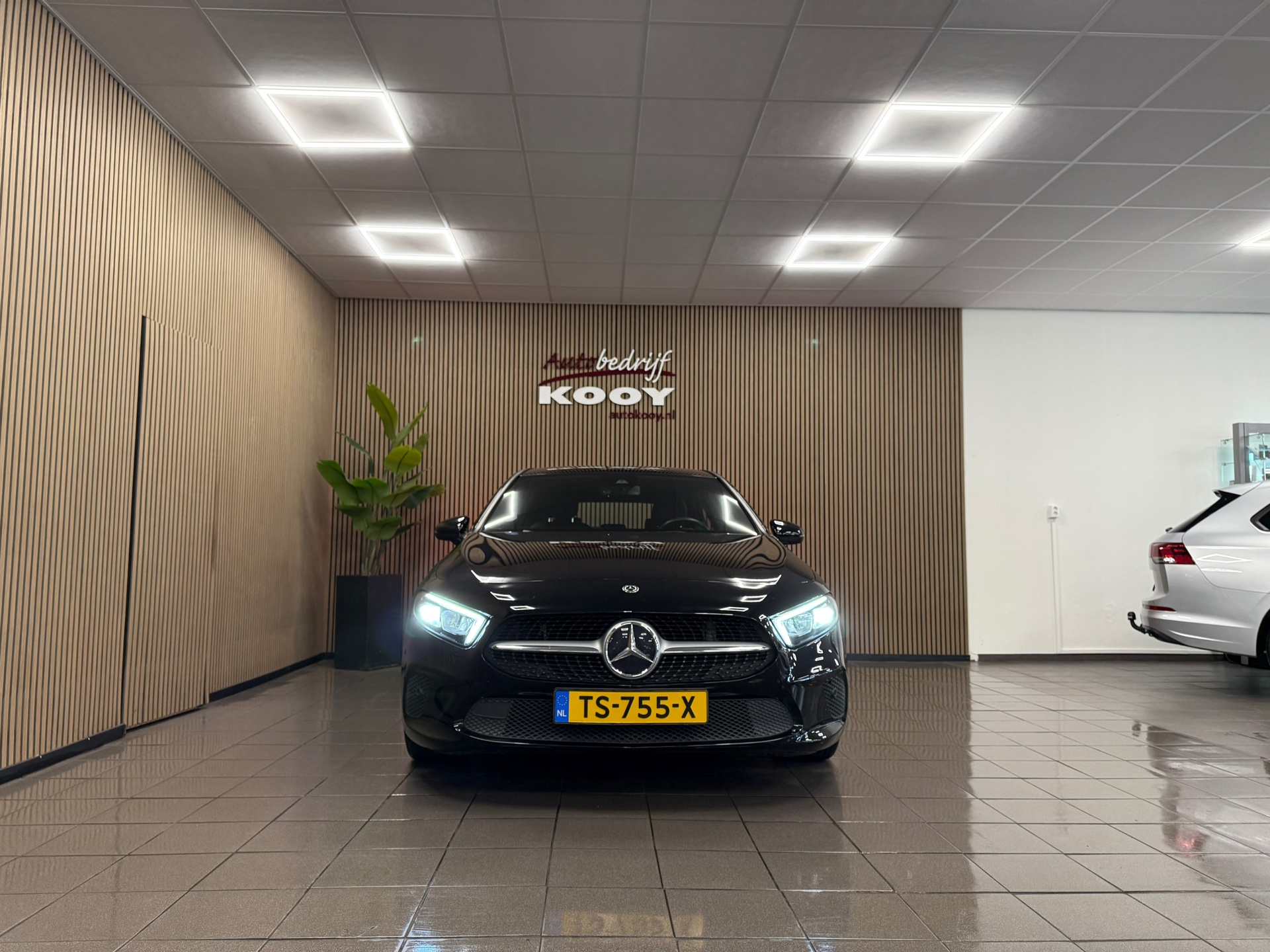 https://www.autokooy.nl//xml/images/56338343-8.JPG