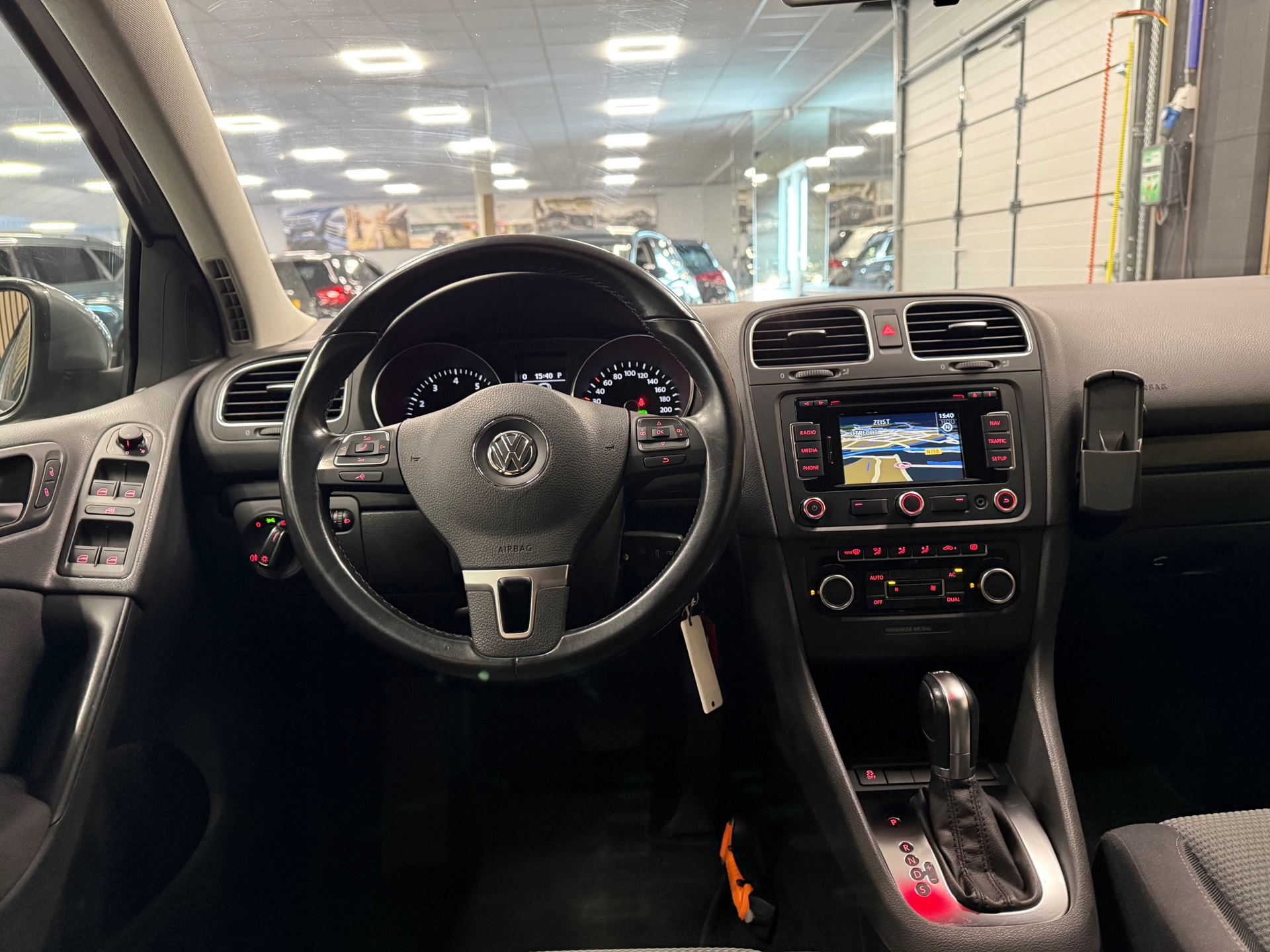 https://www.autokooy.nl//xml/images/56365326-22.JPG