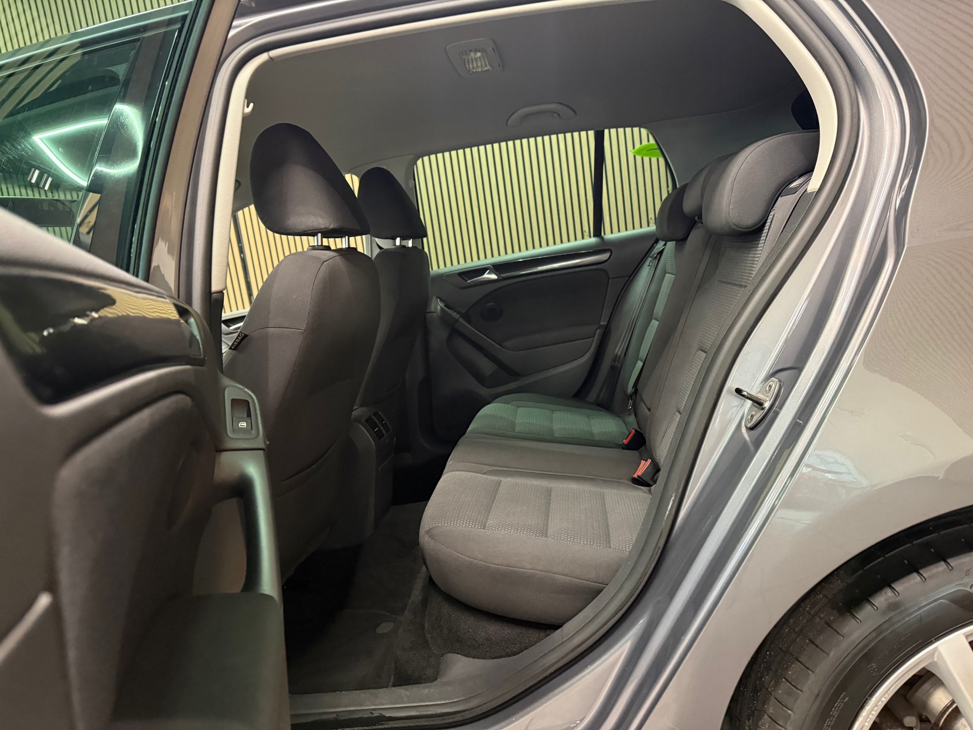 https://www.autokooy.nl//xml/images/56365326-23.JPG