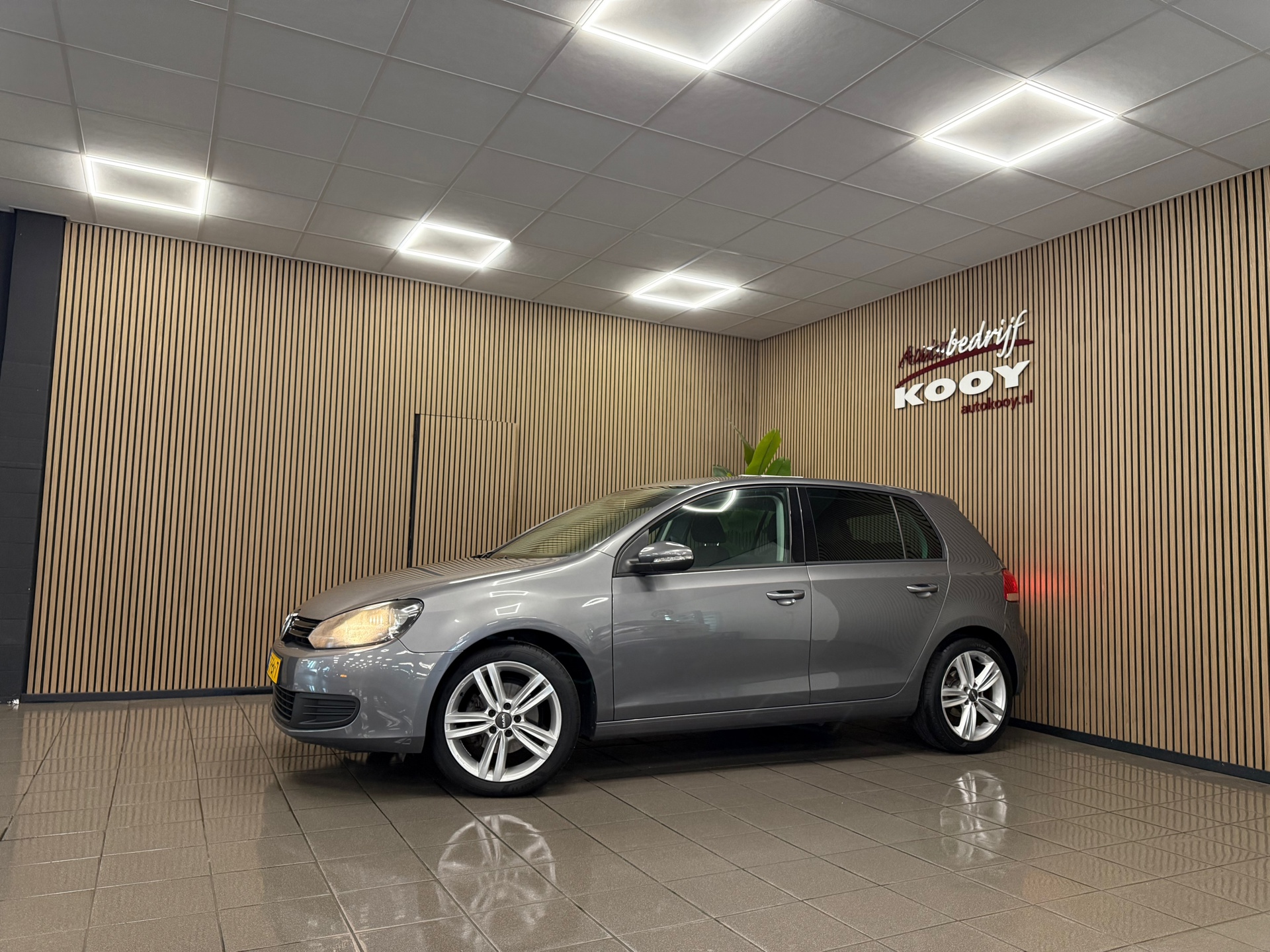 https://www.autokooy.nl//xml/images/56365326-9.JPG