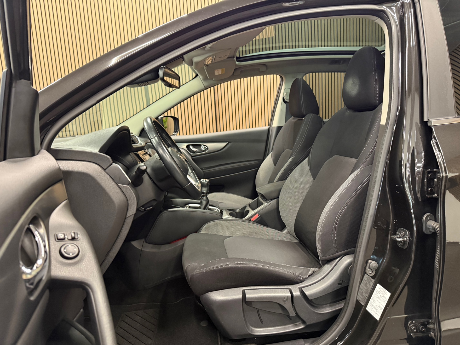 https://www.autokooy.nl//xml/images/56399440-11.JPG