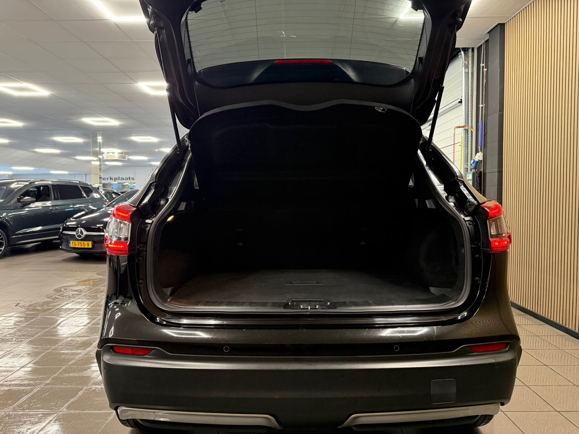 https://www.autokooy.nl//xml/images/56399440-5.JPG