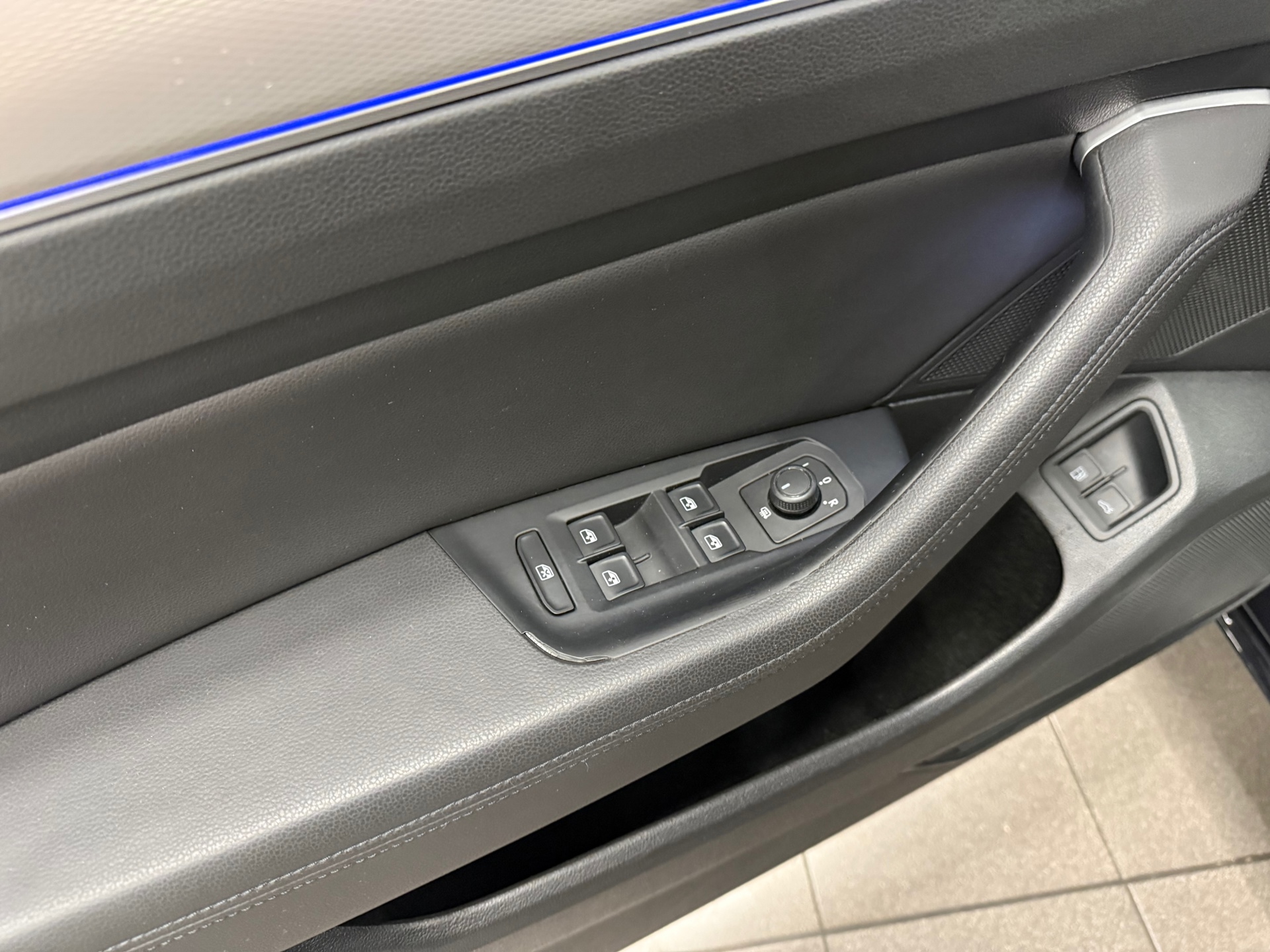 https://www.autokooy.nl//xml/images/56399618-11.JPG