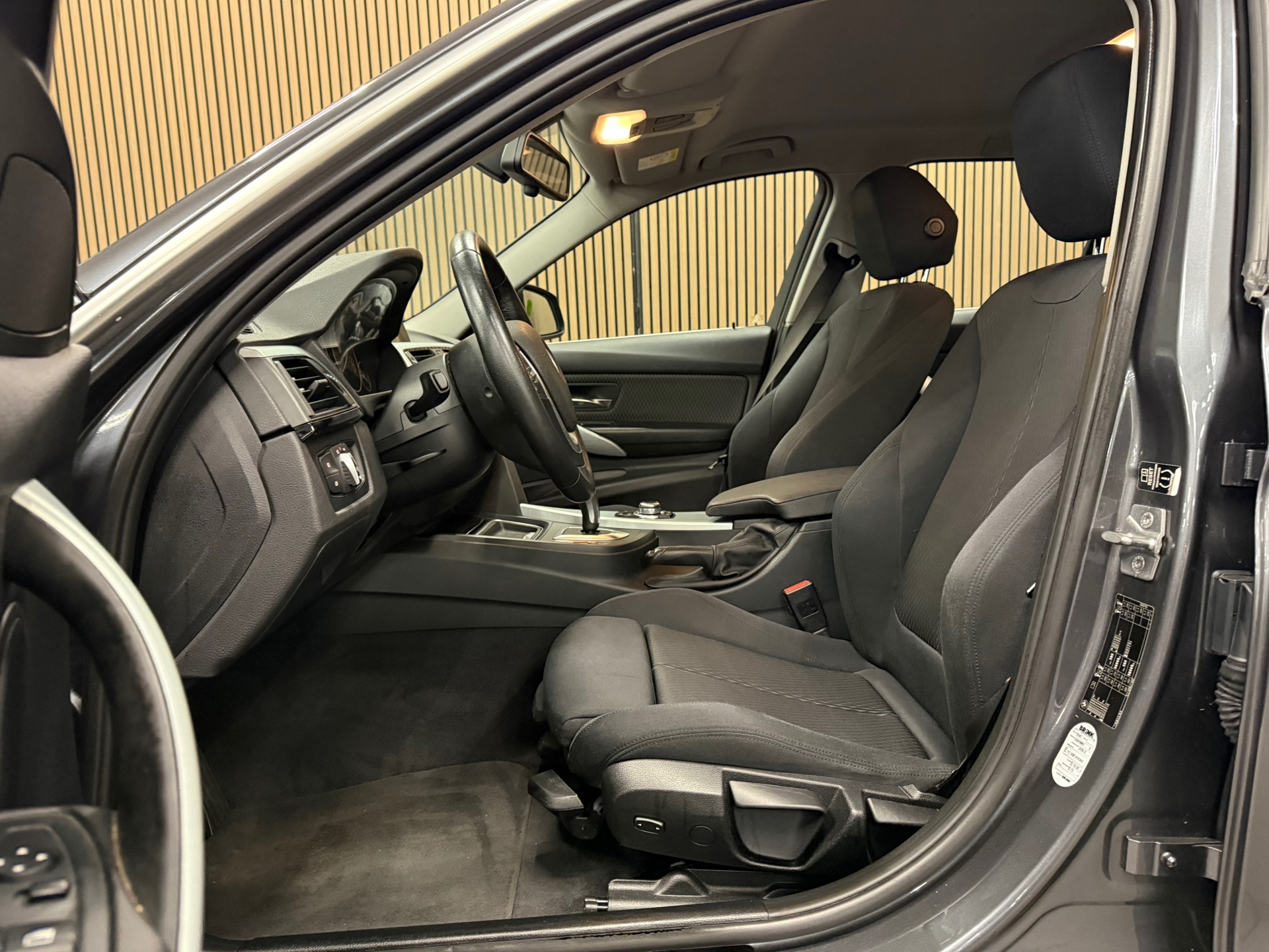 https://www.autokooy.nl//xml/images/56432371-12.JPG