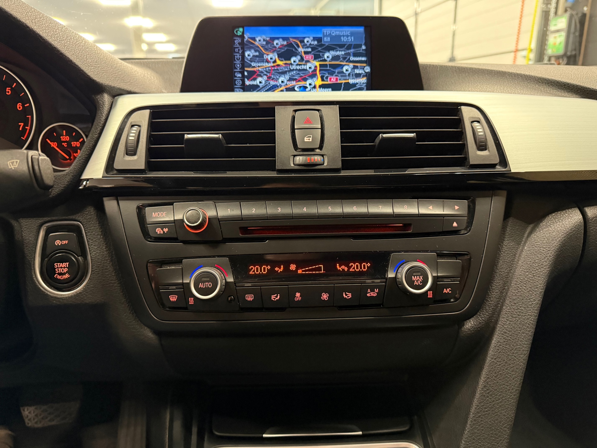 https://www.autokooy.nl//xml/images/56432371-19.JPG