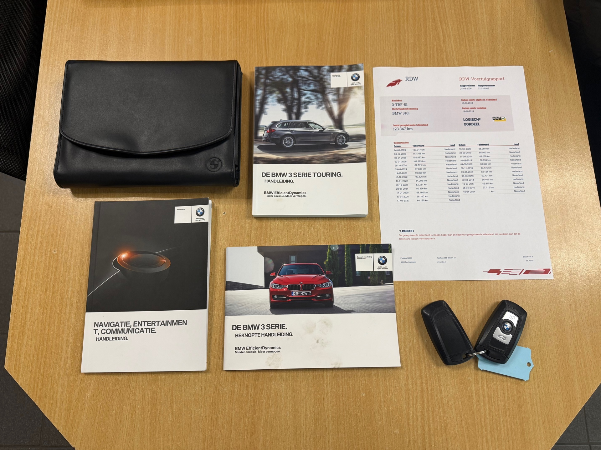 https://www.autokooy.nl//xml/images/56432371-24.JPG