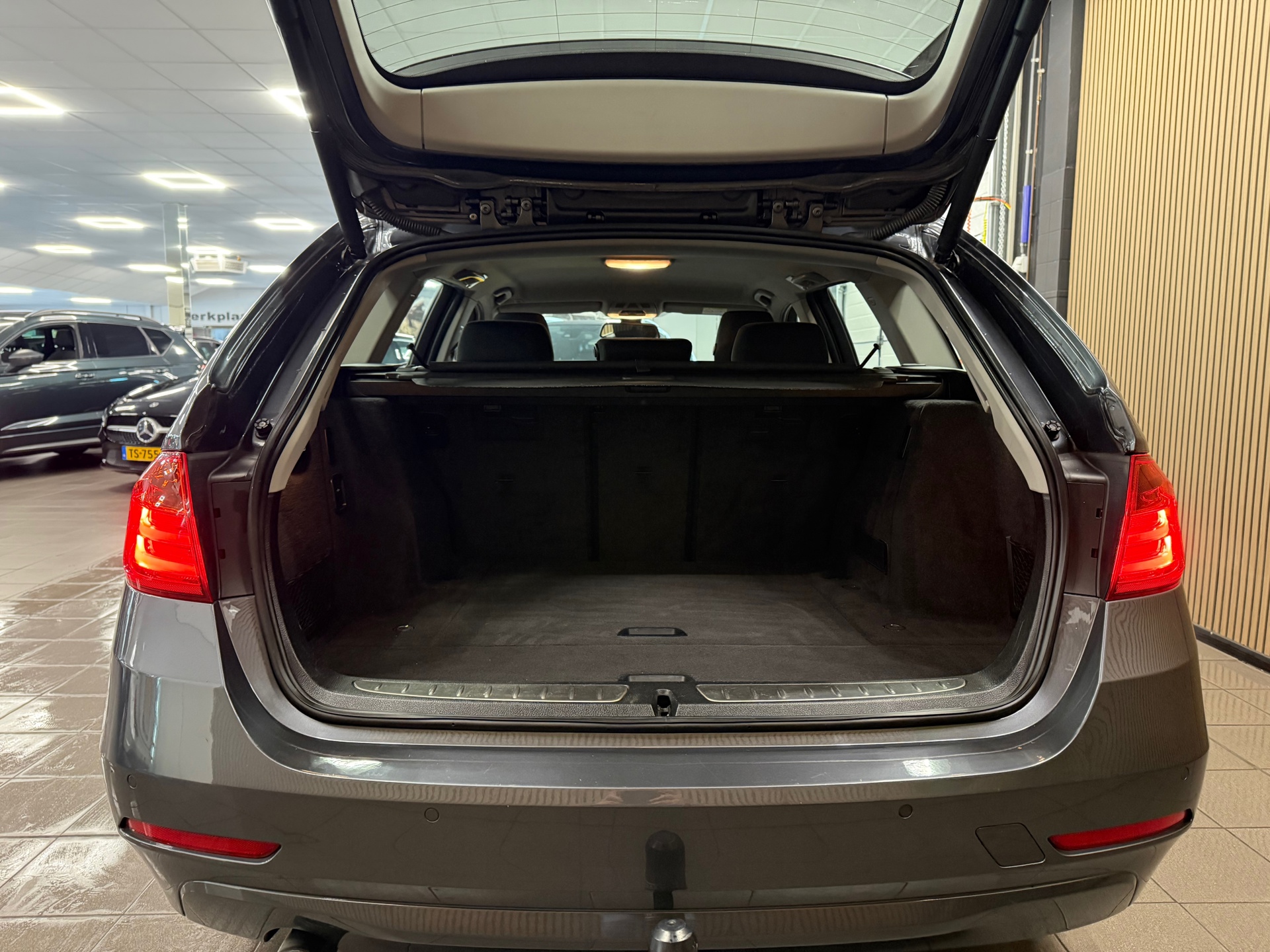 https://www.autokooy.nl//xml/images/56432371-5.JPG