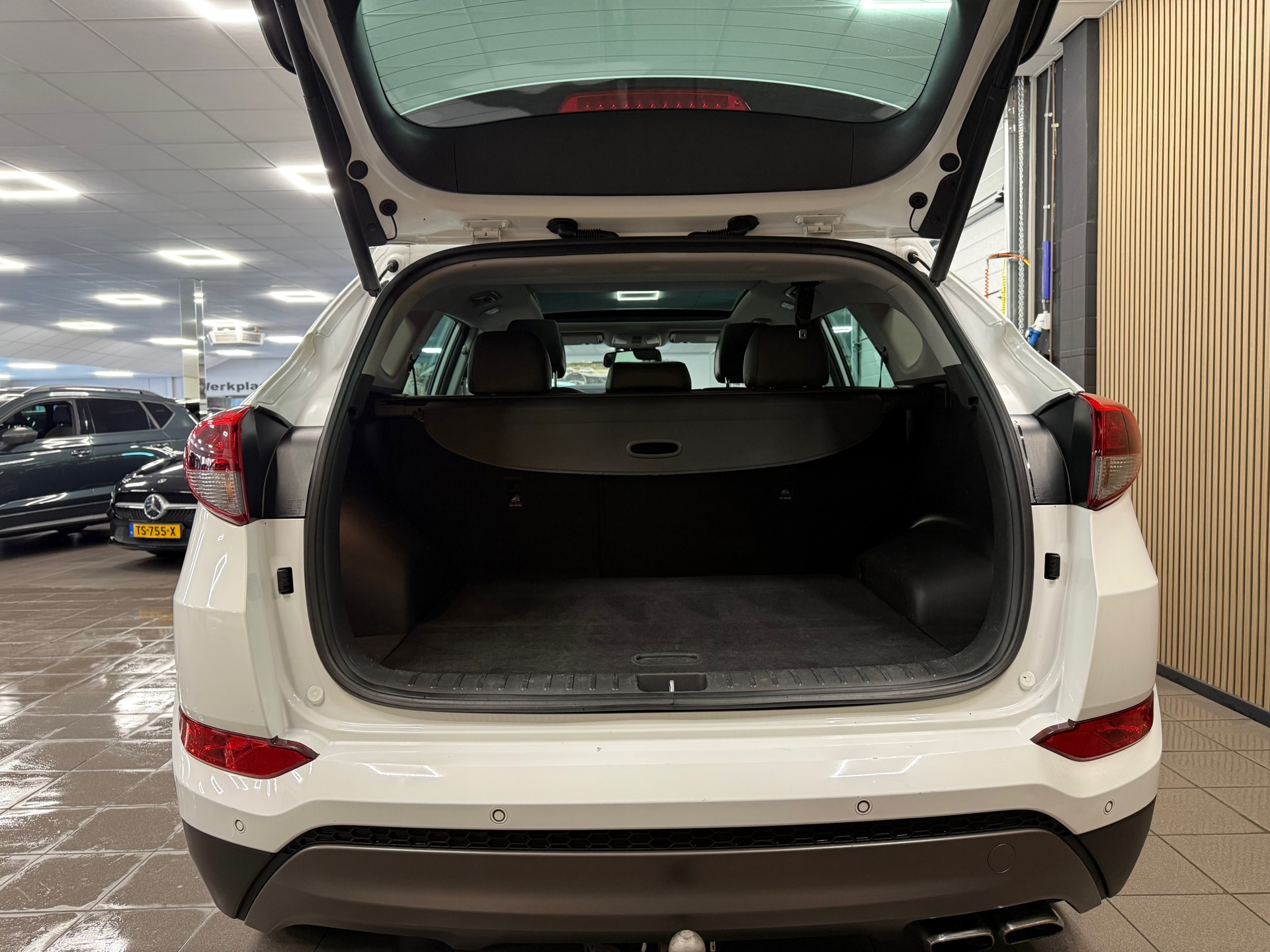 https://www.autokooy.nl//xml/images/56432446-5.JPG