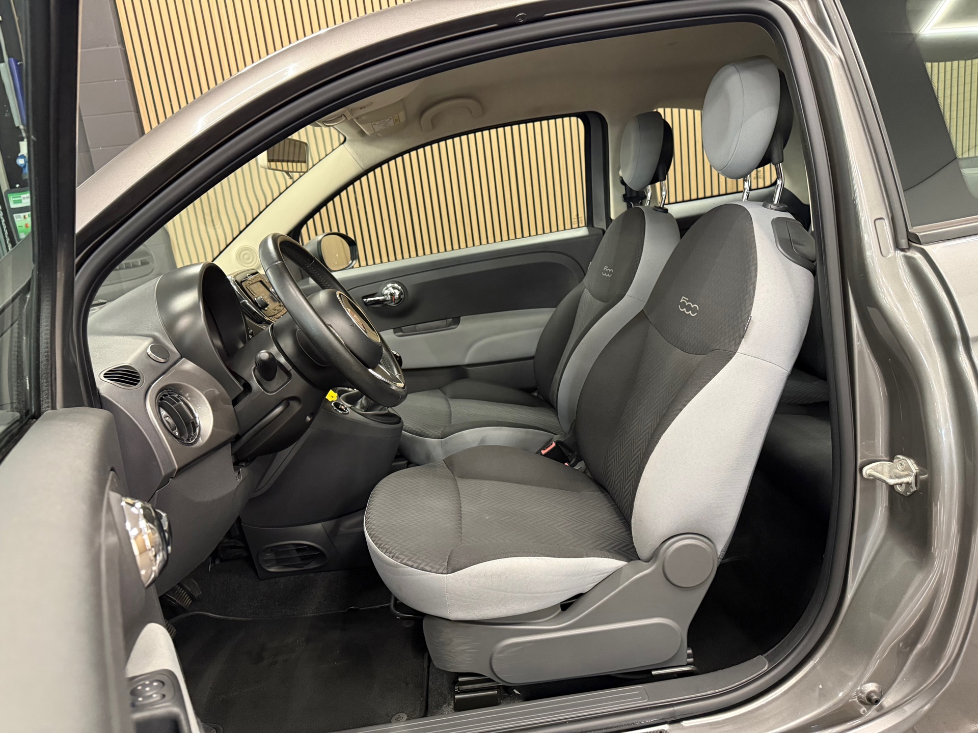https://www.autokooy.nl//xml/images/56432523-11.JPG