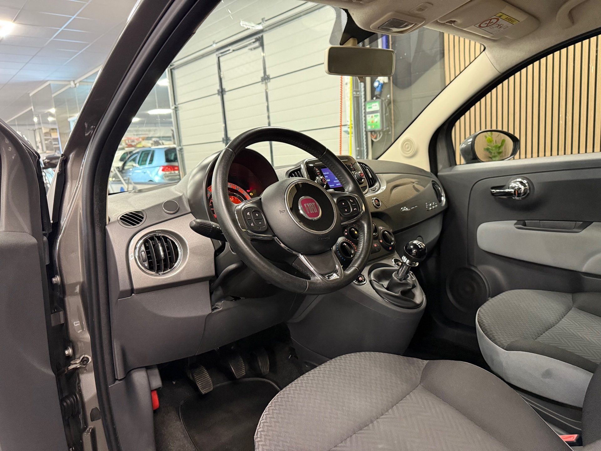 https://www.autokooy.nl//xml/images/56432523-13.JPG