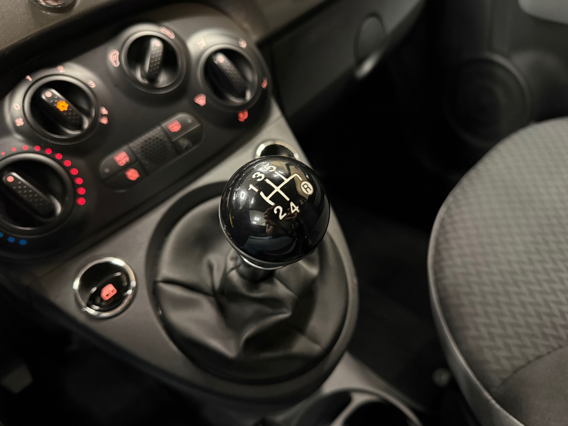 https://www.autokooy.nl//xml/images/56432523-21.JPG