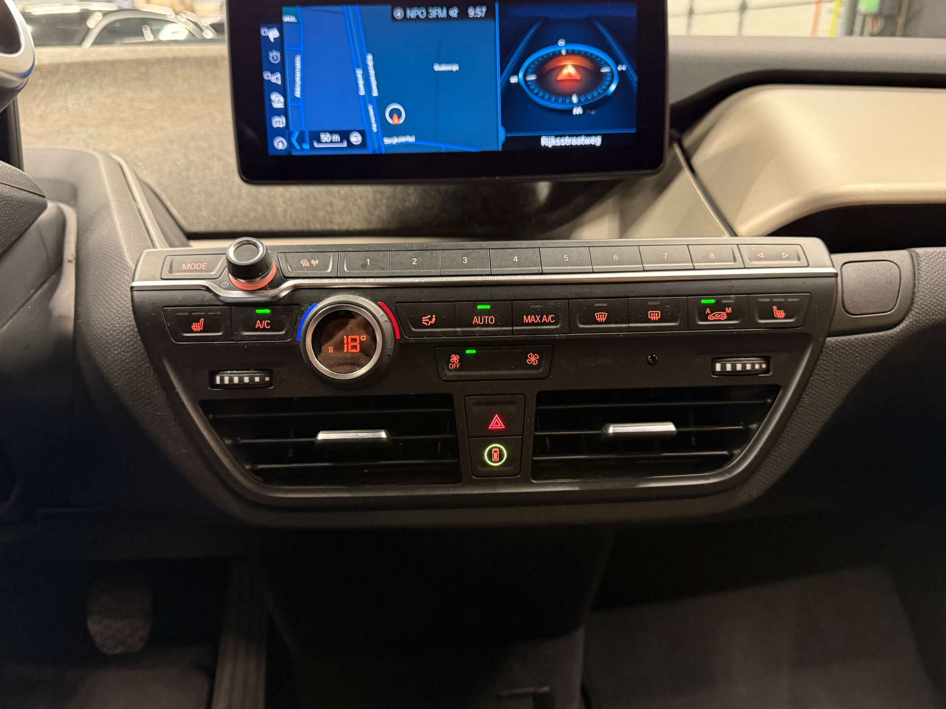 https://www.autokooy.nl//xml/images/56467730-18.JPG