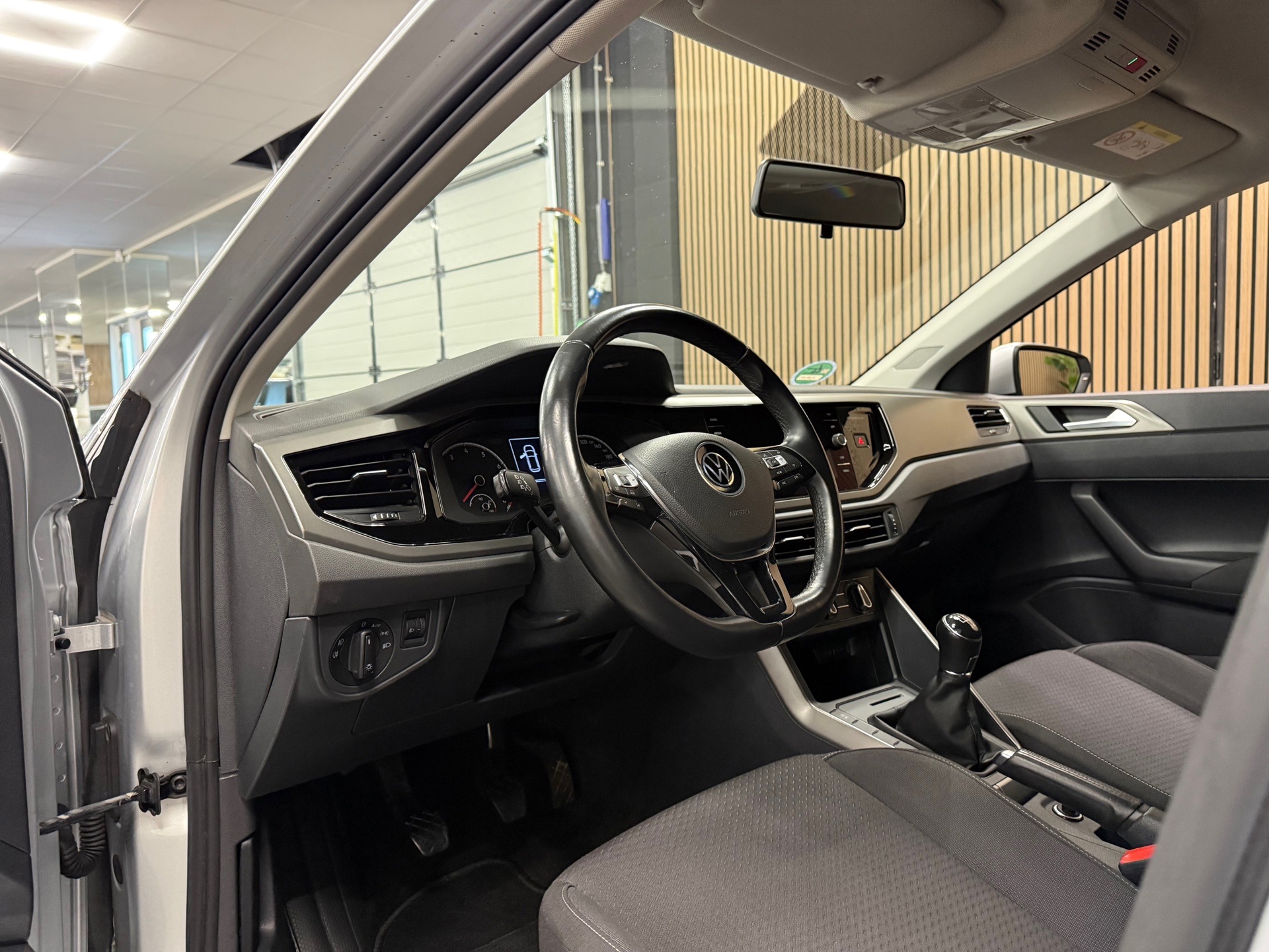 https://www.autokooy.nl//xml/images/56516099-12.JPG