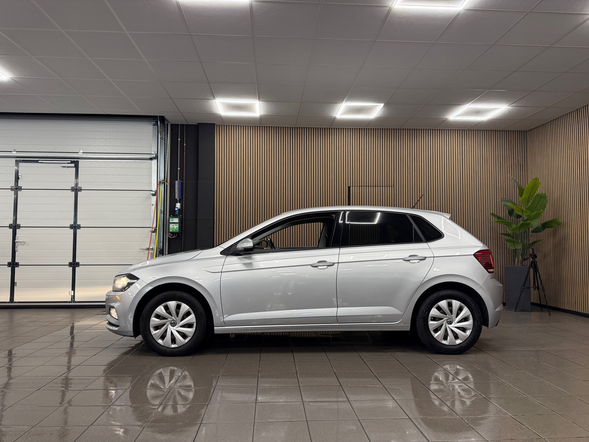 https://www.autokooy.nl//xml/images/56516099-2.JPG
