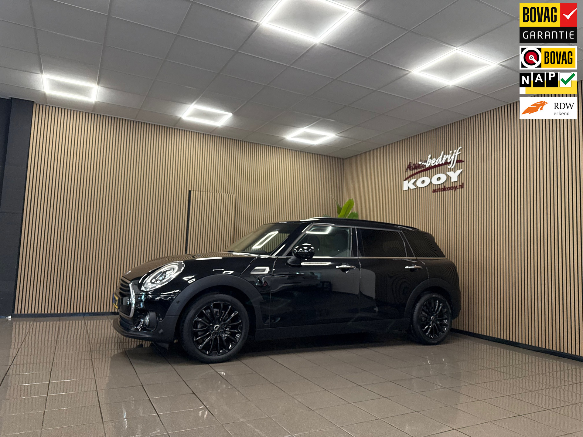 Mini Clubman 1.5 Cooper Chili * Panoramadak / Harman&Kardon / LED / Navigatie / NL Auto *