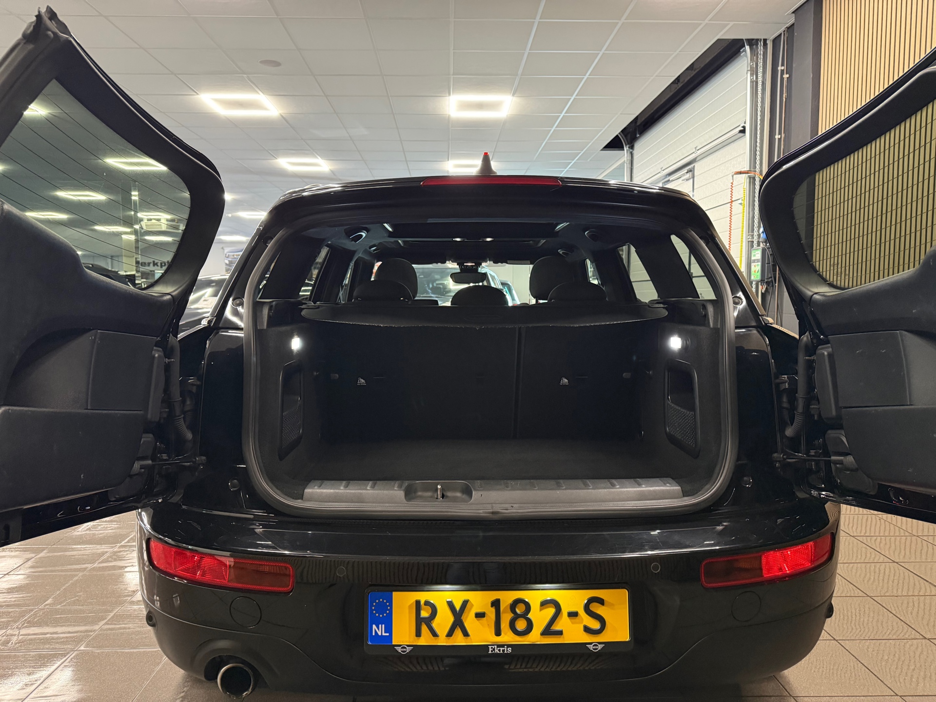 https://www.autokooy.nl//xml/images/56516211-5.JPG