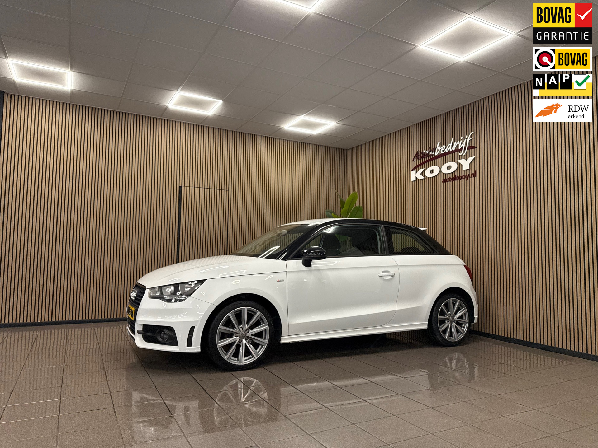 Audi A1 1.2 TFSI S-Line * Navigatie / LM Velgen / Cruise control / Trekhaak / NL Auto *
