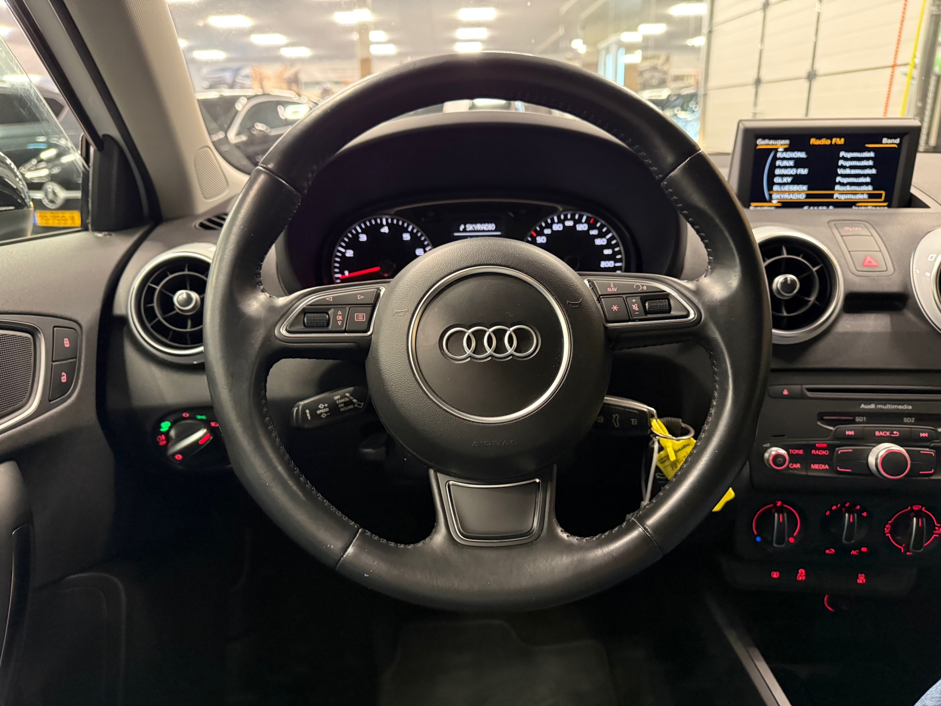 https://www.autokooy.nl//xml/images/56543062-13.JPG