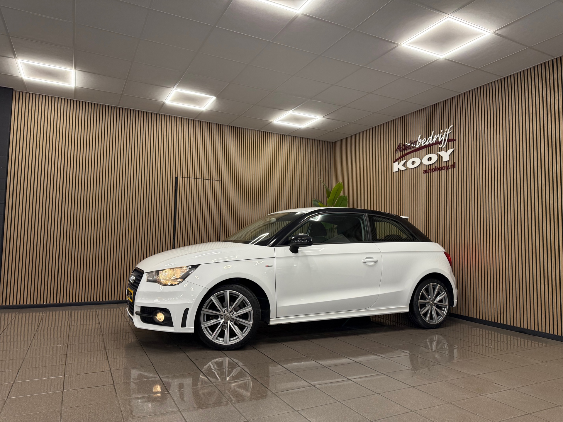 https://www.autokooy.nl//xml/images/56543062-9.JPG