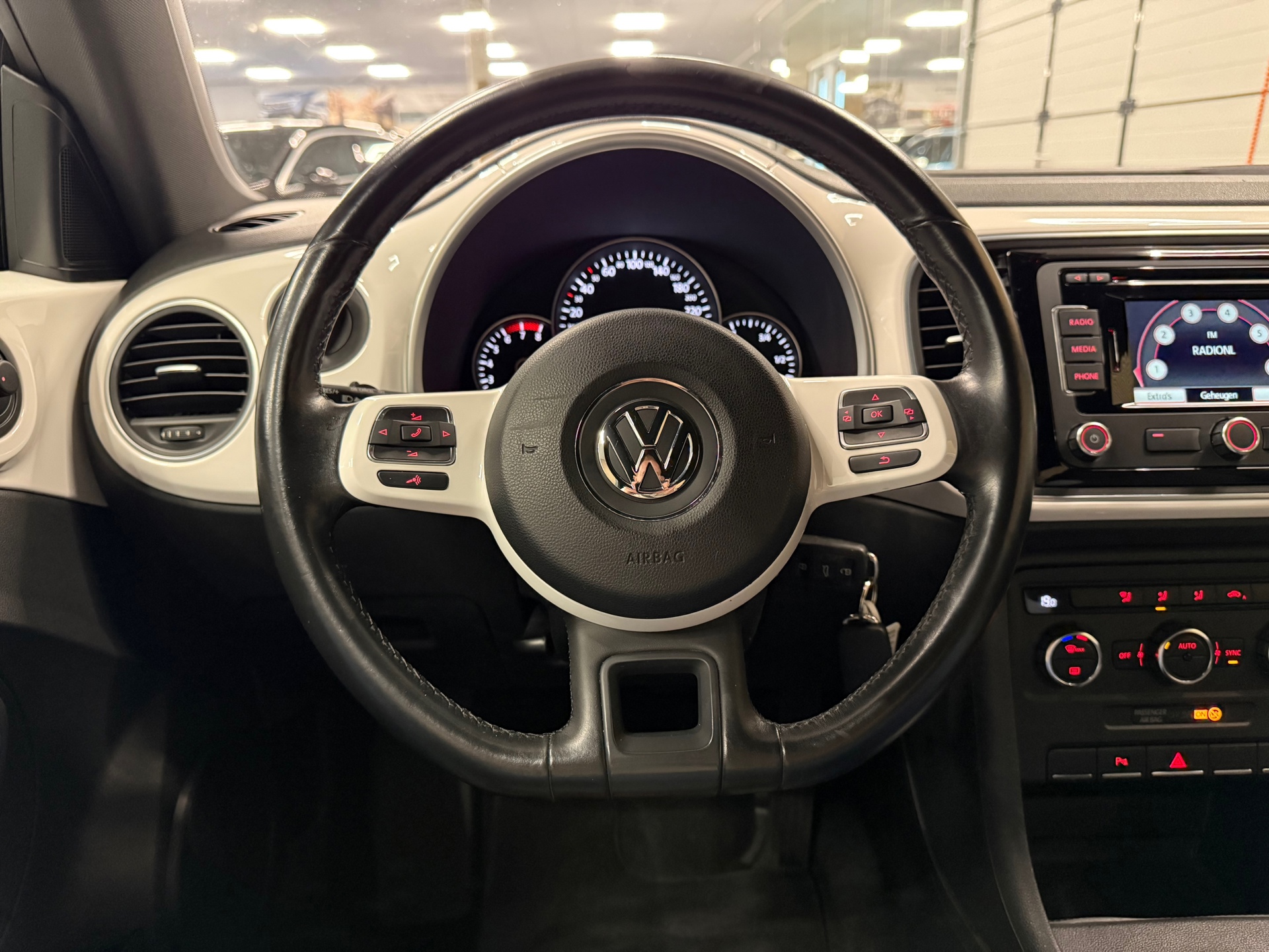 https://www.autokooy.nl//xml/images/56581411-13.JPG