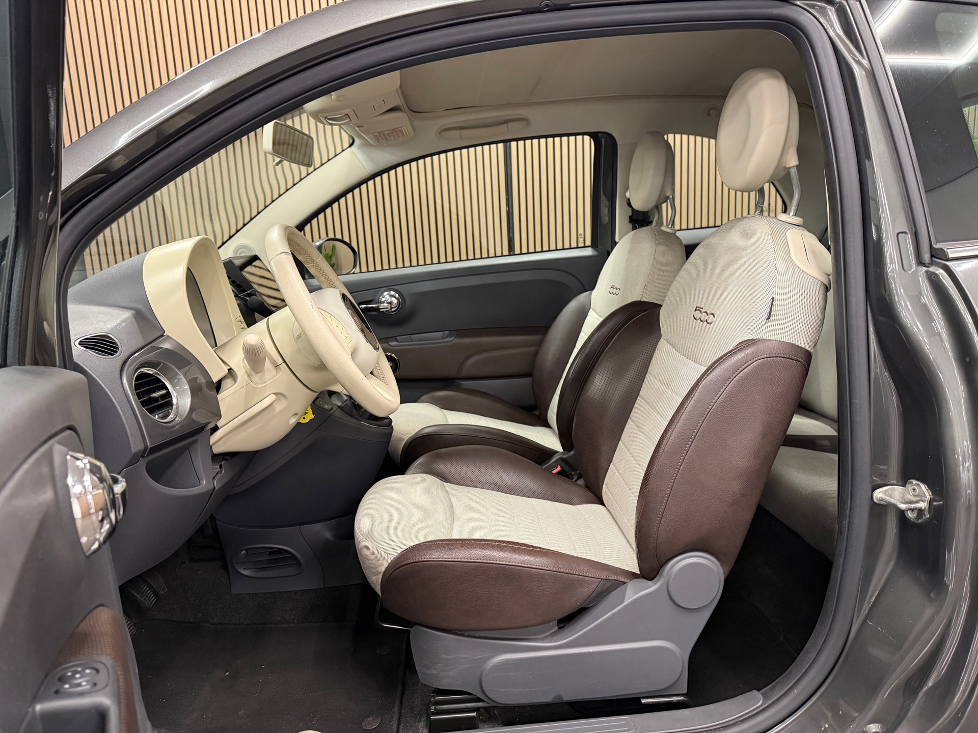 https://www.autokooy.nl//xml/images/56581447-10.JPG