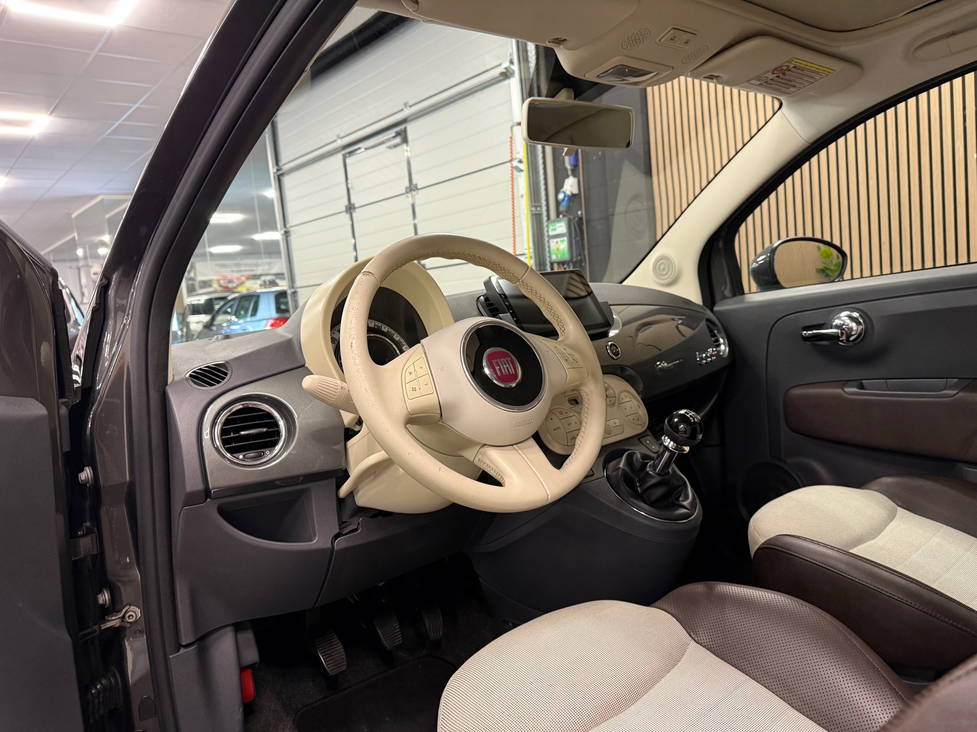 https://www.autokooy.nl//xml/images/56581447-12.JPG