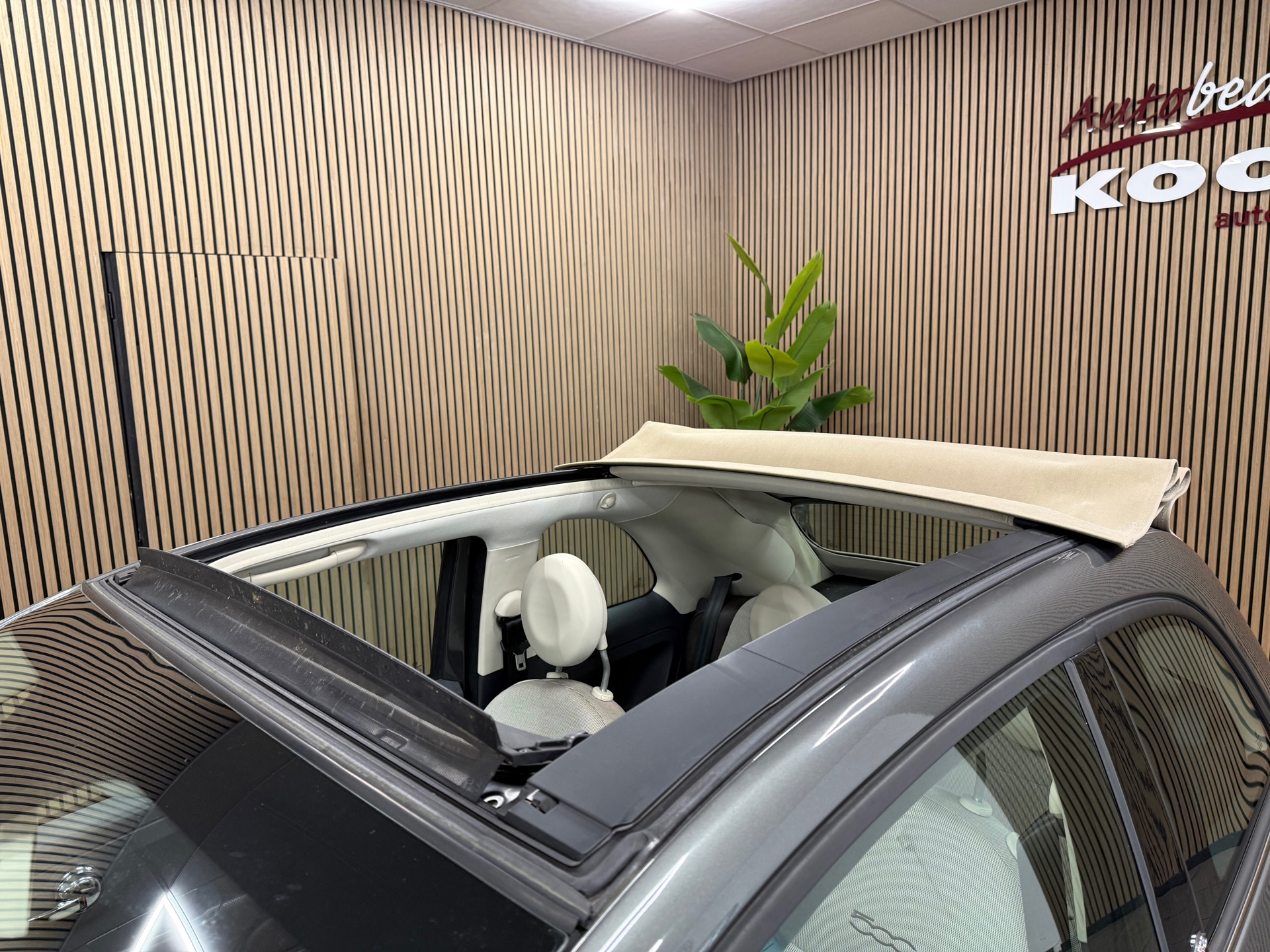 https://www.autokooy.nl//xml/images/56581447-21.JPG