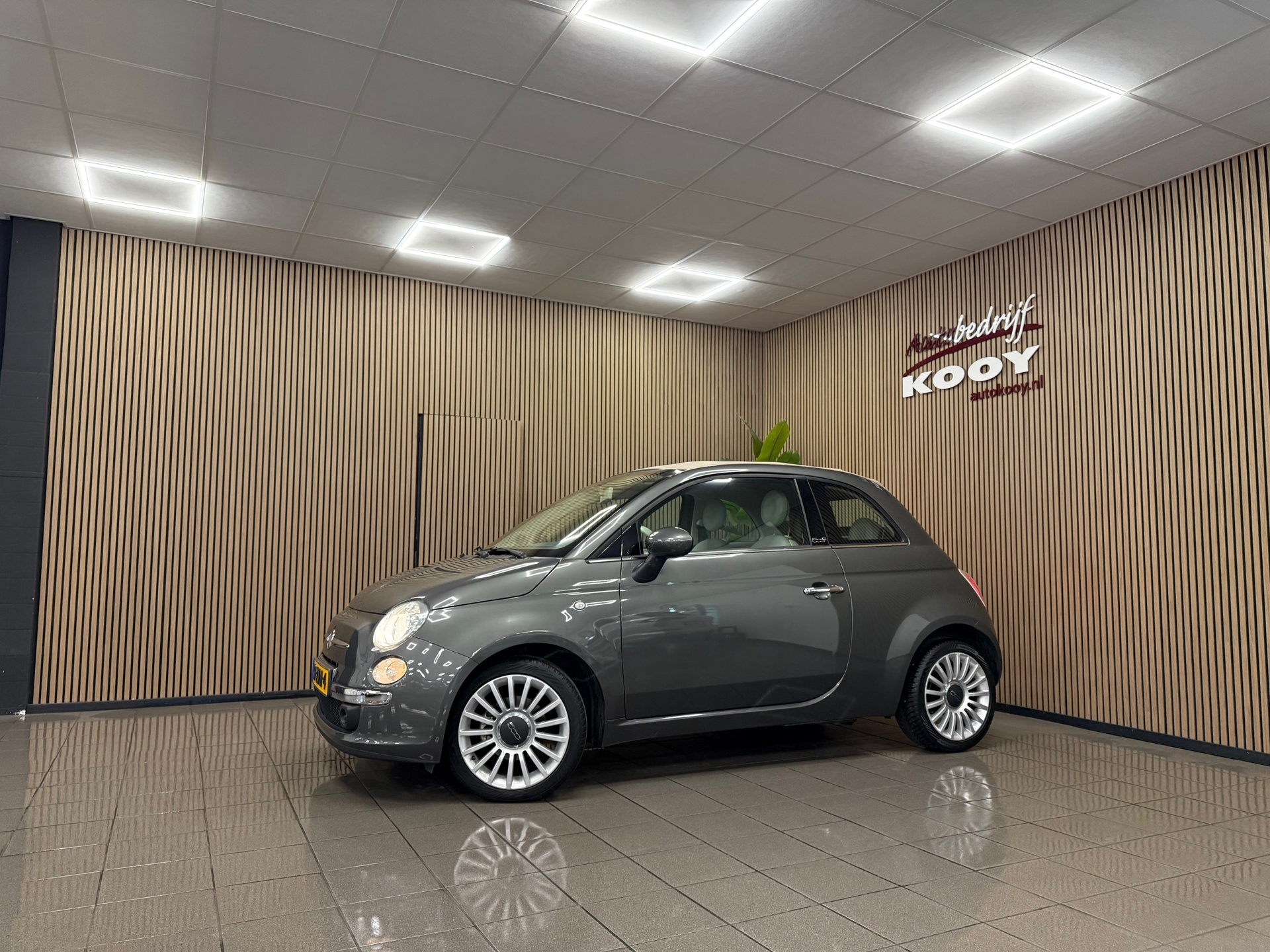 https://www.autokooy.nl//xml/images/56581447-8.JPG