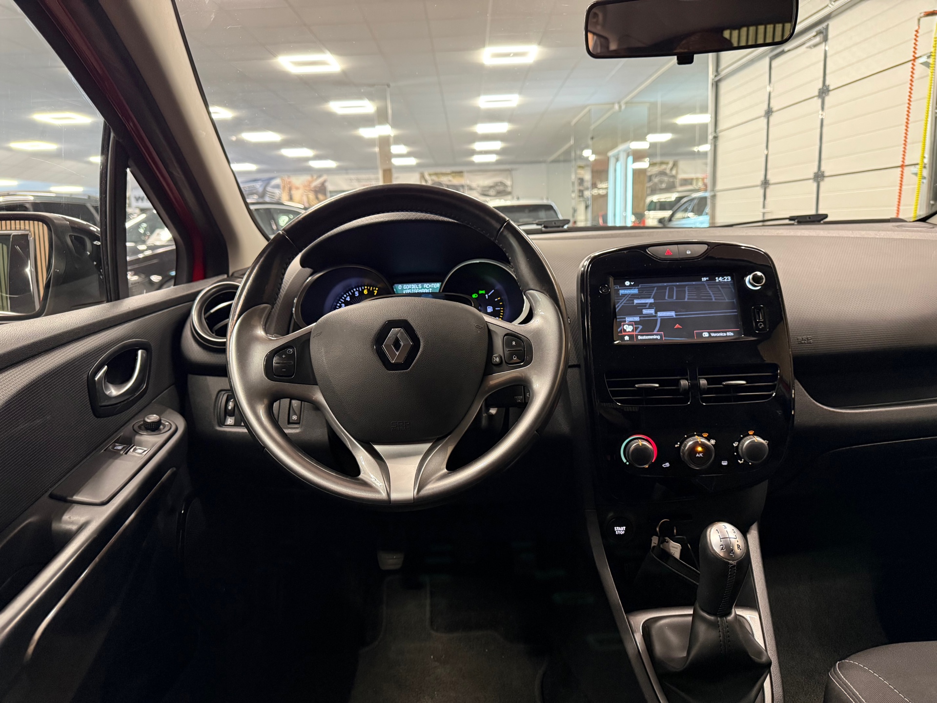 https://www.autokooy.nl//xml/images/56662008-21.JPG