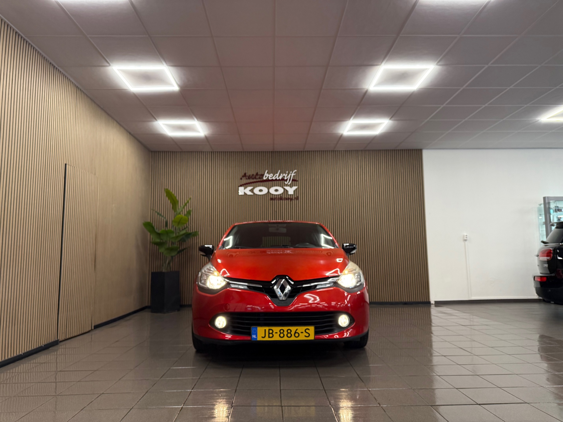 https://www.autokooy.nl//xml/images/56662008-9.JPG