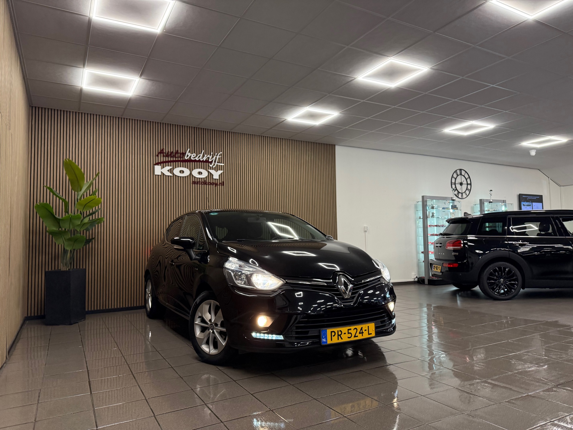https://www.autokooy.nl//xml/images/56714340-7.JPG