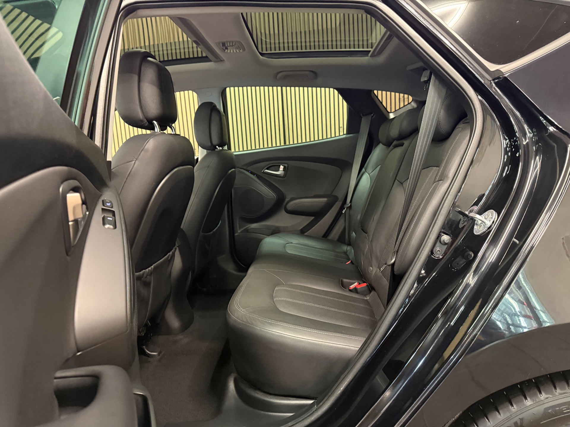 https://www.autokooy.nl//xml/images/56740558-21.JPG
