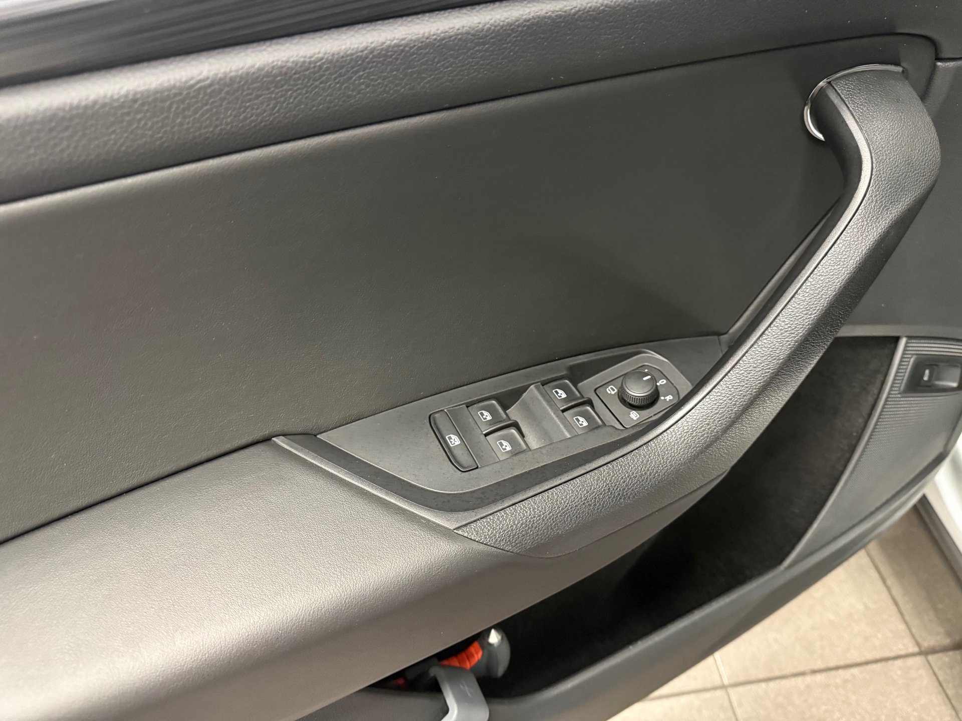 https://www.autokooy.nl//xml/images/56740782-11.JPG